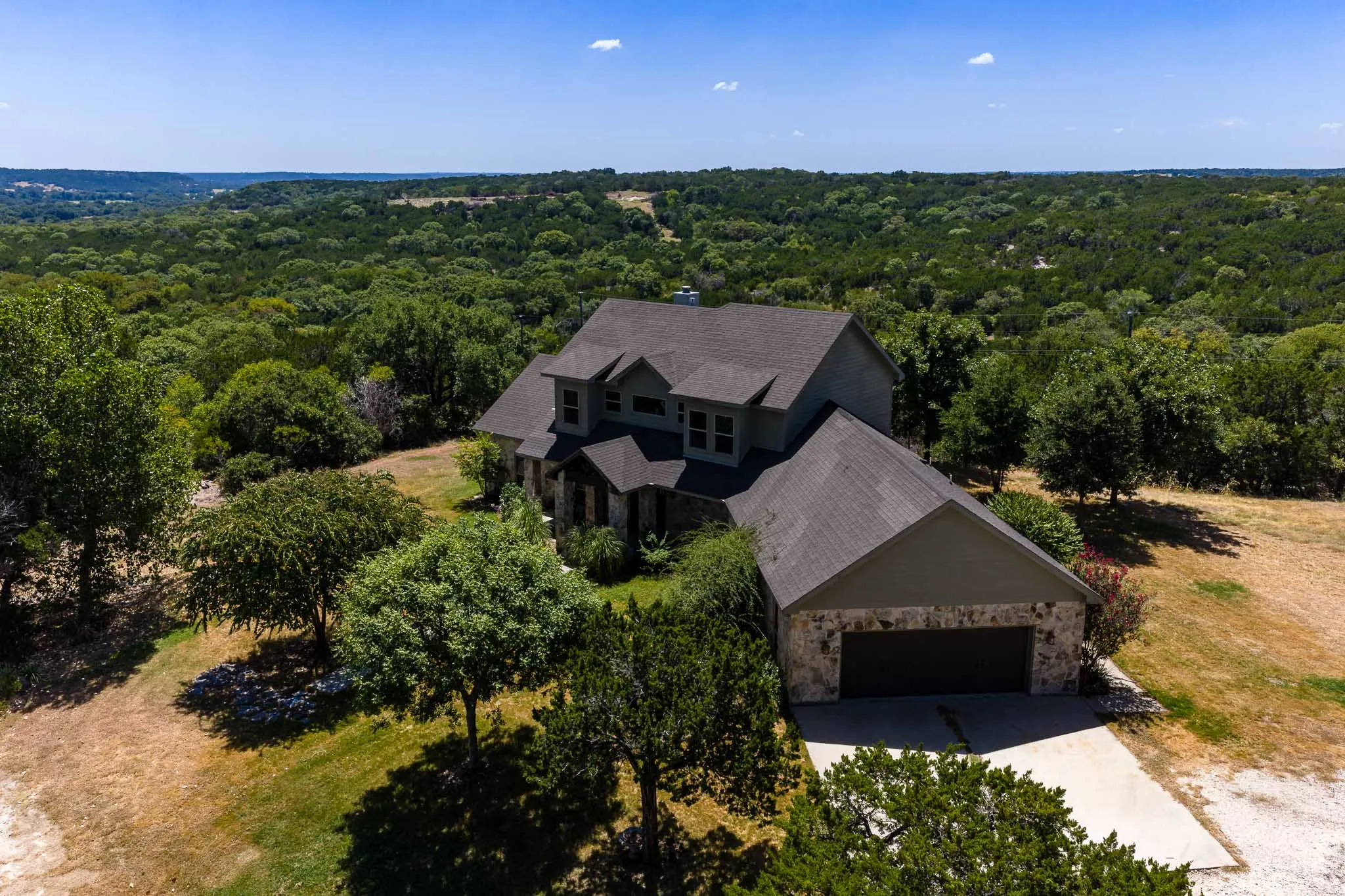 Single Family Residence For Sale in Coryell County , 119 Cedar Lane, Gatesville, Texas 76528, 3 Bedroom, 3 Bathroom, 2 Garage spaces, 2,923 Sqft, built in 2012, mls#21370019, Real Estate Agent in Gatesville, Homes For Sale in Coryell county, Homes For Sale in Gatesville, Realtor in Gatesville Texas, Real Estate Brokerage Independent Realty Texas, Luminita Cordes Realtor