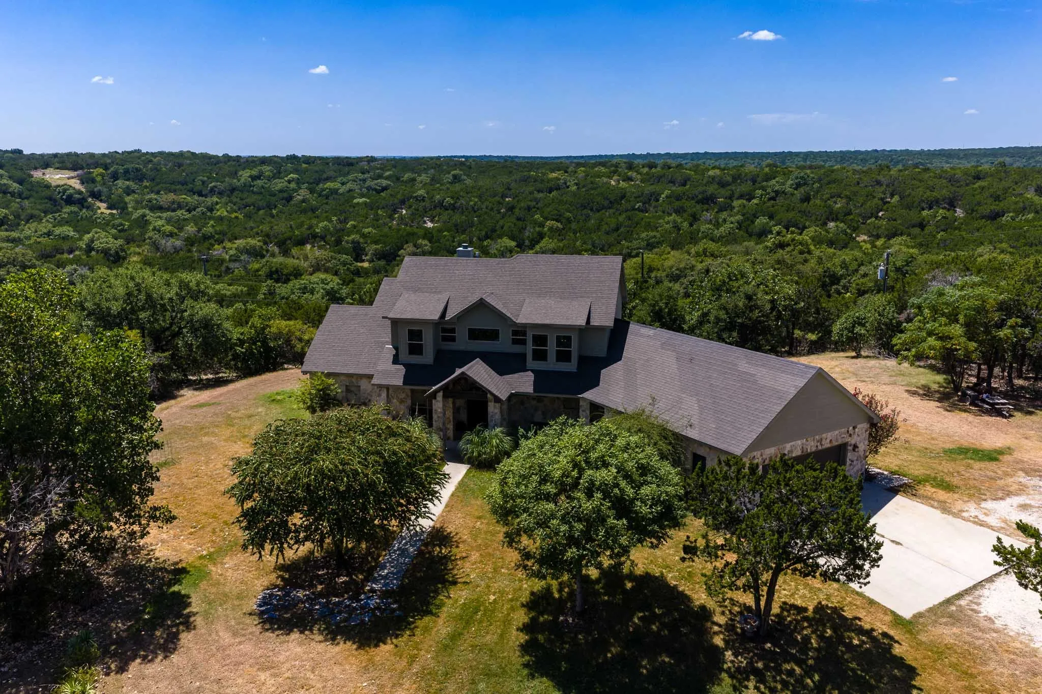 Single Family Residence For Sale in Coryell County , 119 Cedar Lane, Gatesville, Texas 76528, 3 Bedroom, 3 Bathroom, 2 Garage spaces, 2,923 Sqft, built in 2012, mls#21370019, Real Estate Agent in Gatesville, Homes For Sale in Coryell county, Homes For Sale in Gatesville, Realtor in Gatesville Texas, Real Estate Brokerage Independent Realty Texas, Luminita Cordes Realtor