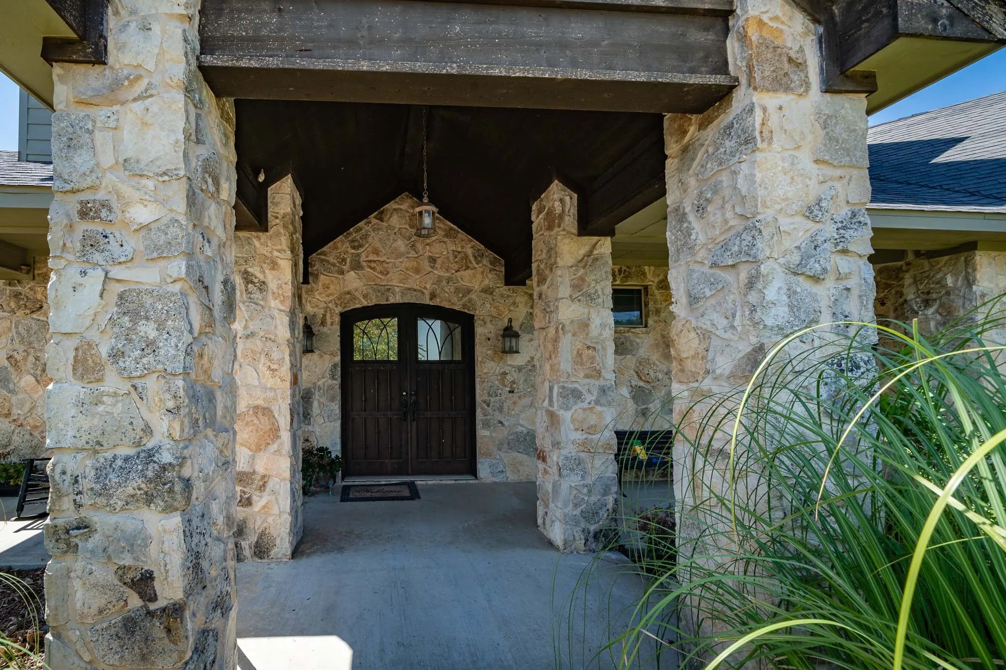 Single Family Residence For Sale in Coryell County , 119 Cedar Lane, Gatesville, Texas 76528, 3 Bedroom, 3 Bathroom, 2 Garage spaces, 2,923 Sqft, built in 2012, mls#21370019, Real Estate Agent in Gatesville, Homes For Sale in Coryell county, Homes For Sale in Gatesville, Realtor in Gatesville Texas, Real Estate Brokerage Independent Realty Texas, Luminita Cordes Realtor