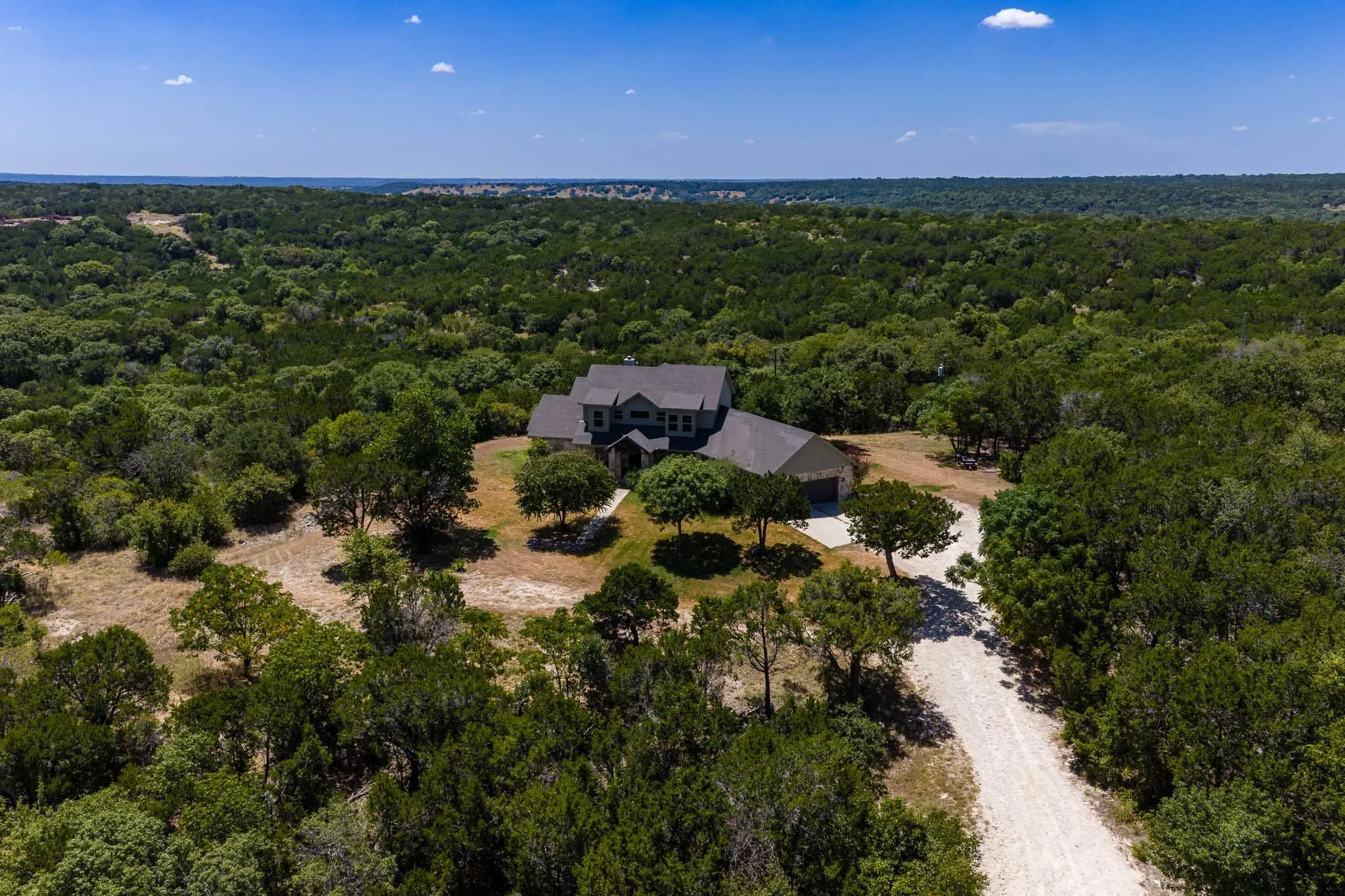Single Family Residence For Sale in Coryell County , 119 Cedar Lane, Gatesville, Texas 76528, 3 Bedroom, 3 Bathroom, 2 Garage spaces, 2,923 Sqft, built in 2012, mls#21370019, Real Estate Agent in Gatesville, Homes For Sale in Coryell county, Homes For Sale in Gatesville, Realtor in Gatesville Texas, Real Estate Brokerage Independent Realty Texas, Luminita Cordes Realtor