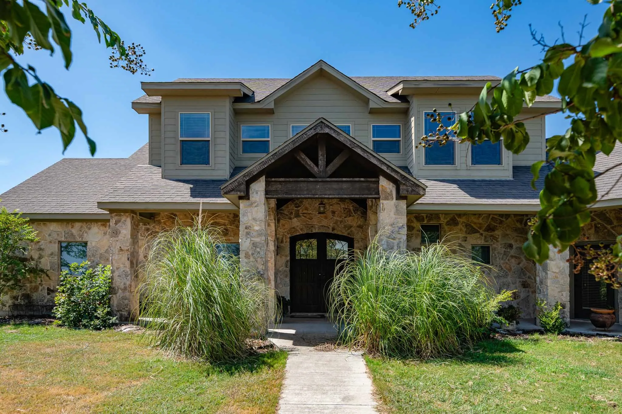 Single Family Residence For Sale in Coryell County , 119 Cedar Lane, Gatesville, Texas 76528, 3 Bedroom, 3 Bathroom, 2 Garage spaces, 2,923 Sqft, built in 2012, mls#21370019, Real Estate Agent in Gatesville, Homes For Sale in Coryell county, Homes For Sale in Gatesville, Realtor in Gatesville Texas, Real Estate Brokerage Independent Realty Texas, Luminita Cordes Realtor
