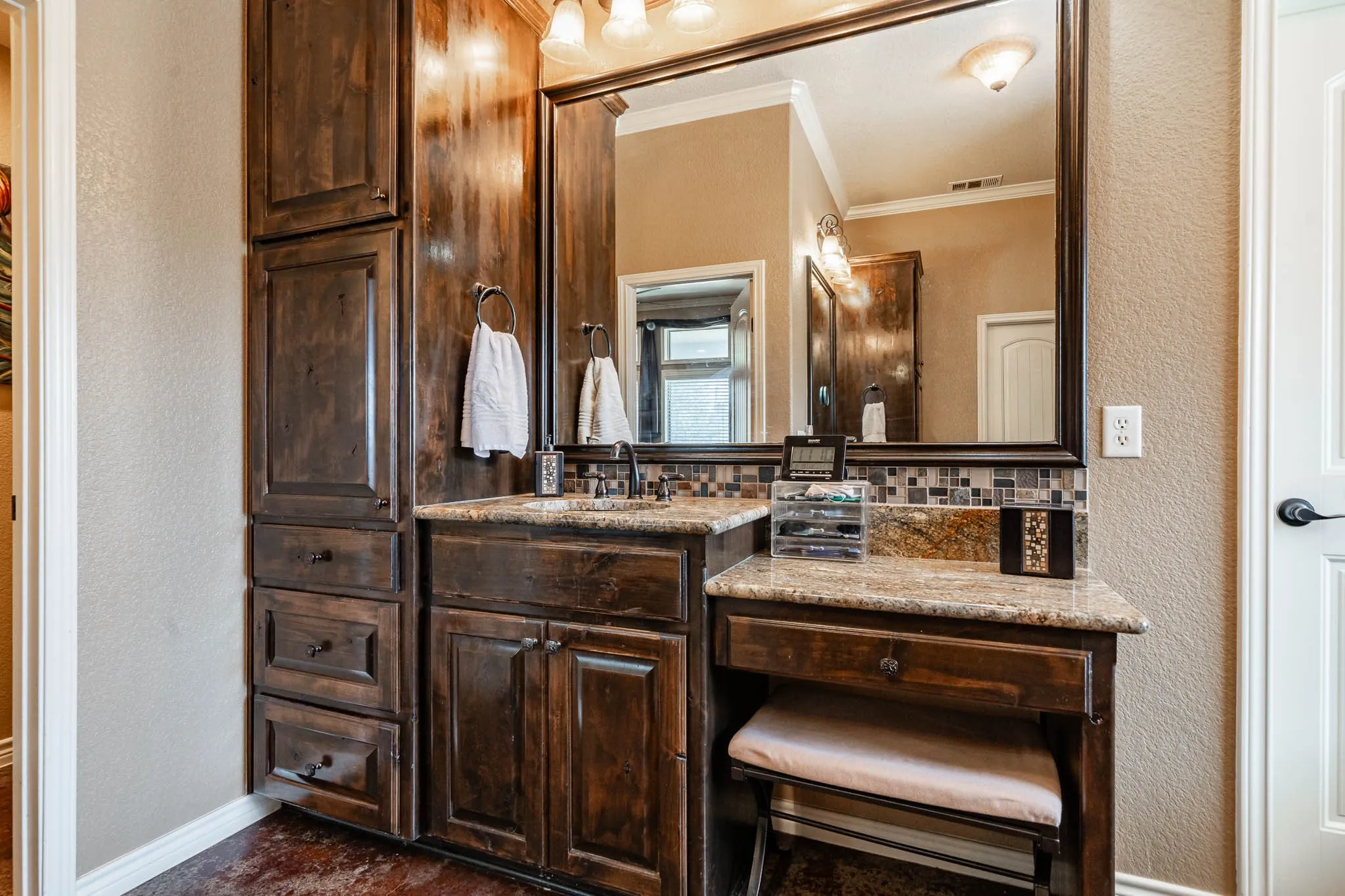 Single Family Residence For Sale in Coryell County , 119 Cedar Lane, Gatesville, Texas 76528, 3 Bedroom, 3 Bathroom, 2 Garage spaces, 2,923 Sqft, built in 2012, mls#21370019, Real Estate Agent in Gatesville, Homes For Sale in Coryell county, Homes For Sale in Gatesville, Realtor in Gatesville Texas, Real Estate Brokerage Independent Realty Texas, Luminita Cordes Realtor