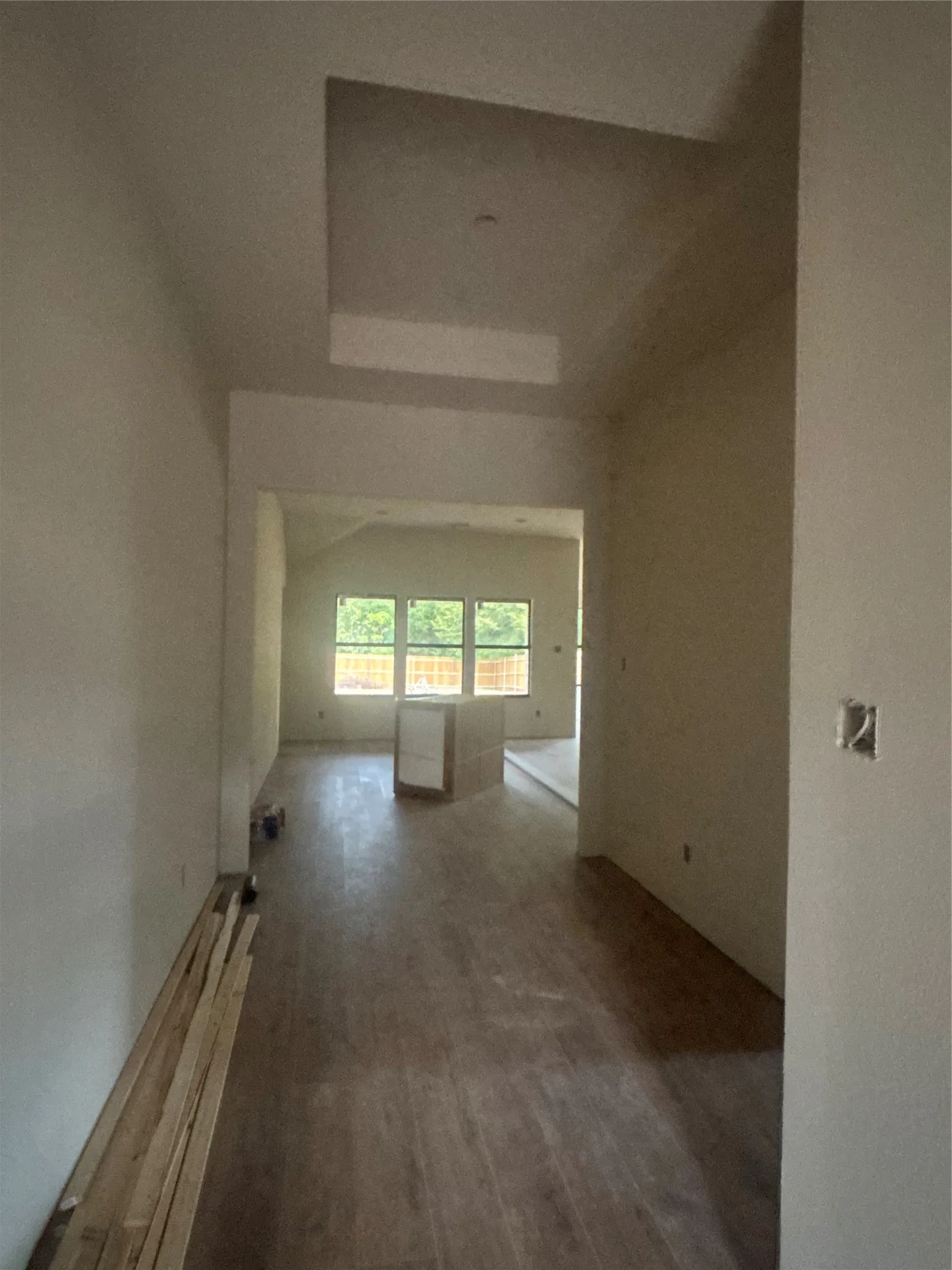 Hardwoods! Wide walkways!