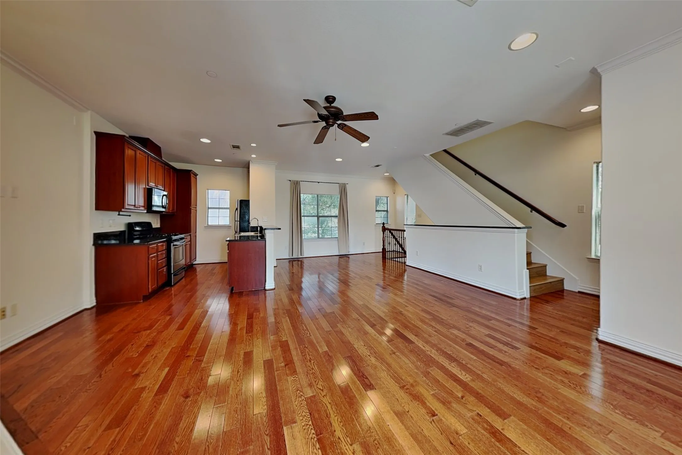 Townhouse For Rent in Dallas County , 6121 Oram Street A, Dallas, Texas 75214, 2 Bedroom, 3 Bathroom, 2 Garage spaces, 1,228 Sqft, built in 2005, mls#21370104, Real Estate Agent in Dallas, Homes For Rent in Dallas county, Homes For Rent in Dallas, Realtor in Dallas Texas, Real Estate Brokerage Independent Realty Texas, Luminita Cordes Realtor
