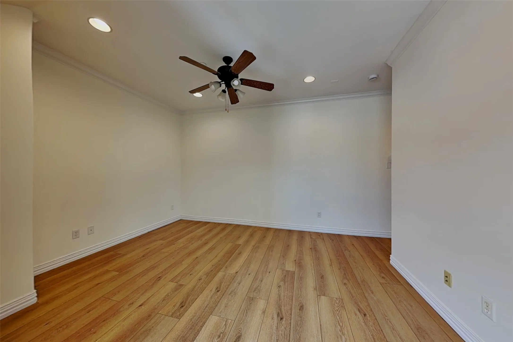 Townhouse For Rent in Dallas County , 6121 Oram Street A, Dallas, Texas 75214, 2 Bedroom, 3 Bathroom, 2 Garage spaces, 1,228 Sqft, built in 2005, mls#21370104, Real Estate Agent in Dallas, Homes For Rent in Dallas county, Homes For Rent in Dallas, Realtor in Dallas Texas, Real Estate Brokerage Independent Realty Texas, Luminita Cordes Realtor