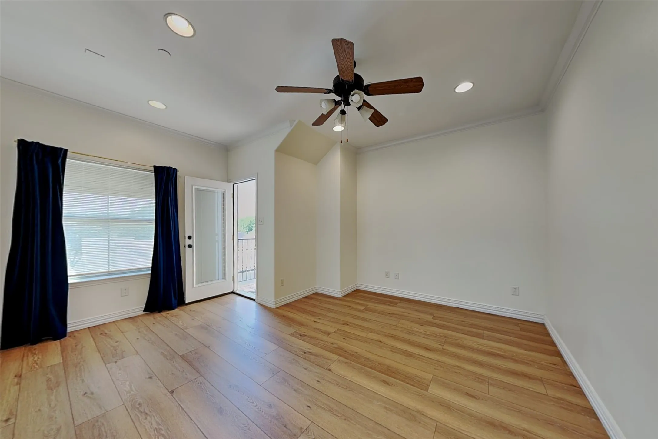 Townhouse For Rent in Dallas County , 6121 Oram Street A, Dallas, Texas 75214, 2 Bedroom, 3 Bathroom, 2 Garage spaces, 1,228 Sqft, built in 2005, mls#21370104, Real Estate Agent in Dallas, Homes For Rent in Dallas county, Homes For Rent in Dallas, Realtor in Dallas Texas, Real Estate Brokerage Independent Realty Texas, Luminita Cordes Realtor