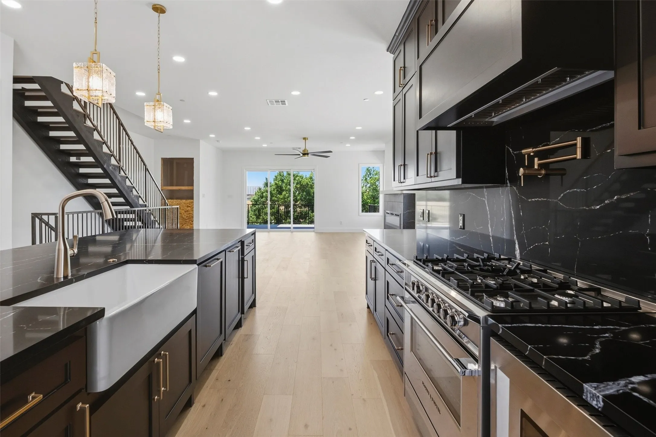 Townhouse For Sale in Tarrant County , 400 Vista Buena Trail, Fort Worth, Texas 76111, 3 Bedroom, 4 Bathroom, 2 Garage spaces, 2,940 Sqft, built in 2025, mls#21370028, Real Estate Agent in Fort Worth, Homes For Sale in Tarrant county, Homes For Sale in Fort Worth, Realtor in Fort Worth Texas, Real Estate Brokerage Independent Realty Texas, Luminita Cordes Realtor