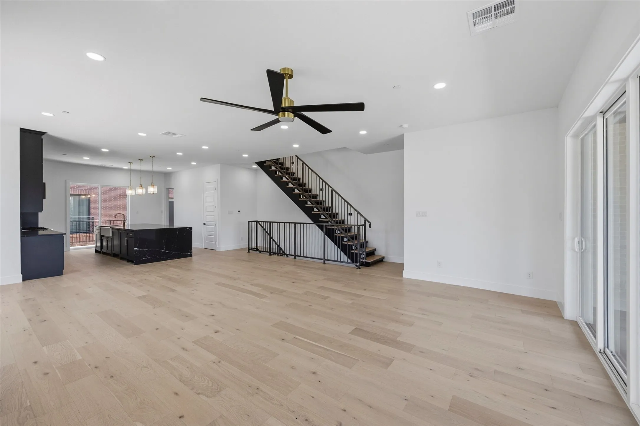 Townhouse For Sale in Tarrant County , 400 Vista Buena Trail, Fort Worth, Texas 76111, 3 Bedroom, 4 Bathroom, 2 Garage spaces, 2,940 Sqft, built in 2025, mls#21370028, Real Estate Agent in Fort Worth, Homes For Sale in Tarrant county, Homes For Sale in Fort Worth, Realtor in Fort Worth Texas, Real Estate Brokerage Independent Realty Texas, Luminita Cordes Realtor