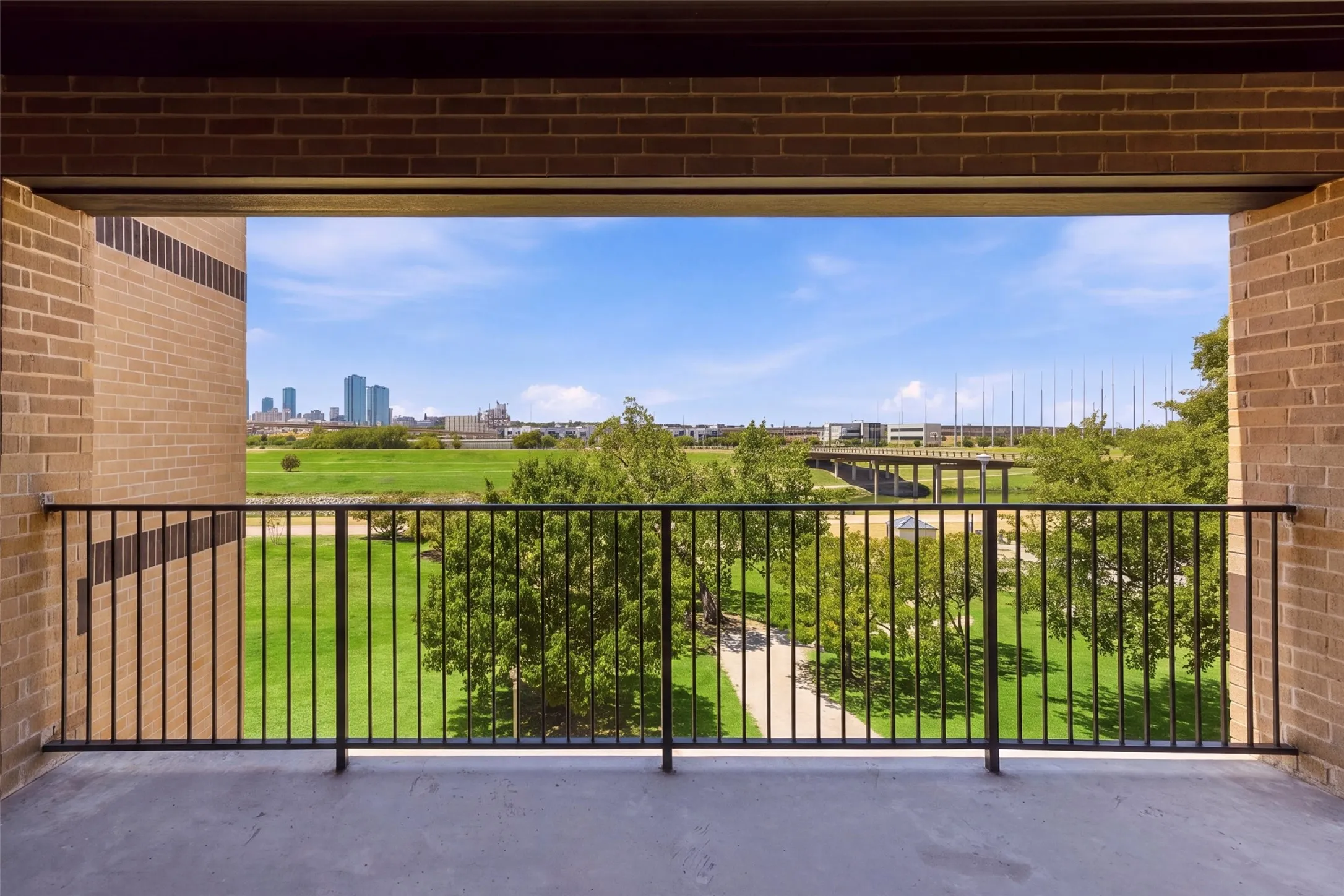 Townhouse For Sale in Tarrant County , 400 Vista Buena Trail, Fort Worth, Texas 76111, 3 Bedroom, 4 Bathroom, 2 Garage spaces, 2,940 Sqft, built in 2025, mls#21370028, Real Estate Agent in Fort Worth, Homes For Sale in Tarrant county, Homes For Sale in Fort Worth, Realtor in Fort Worth Texas, Real Estate Brokerage Independent Realty Texas, Luminita Cordes Realtor