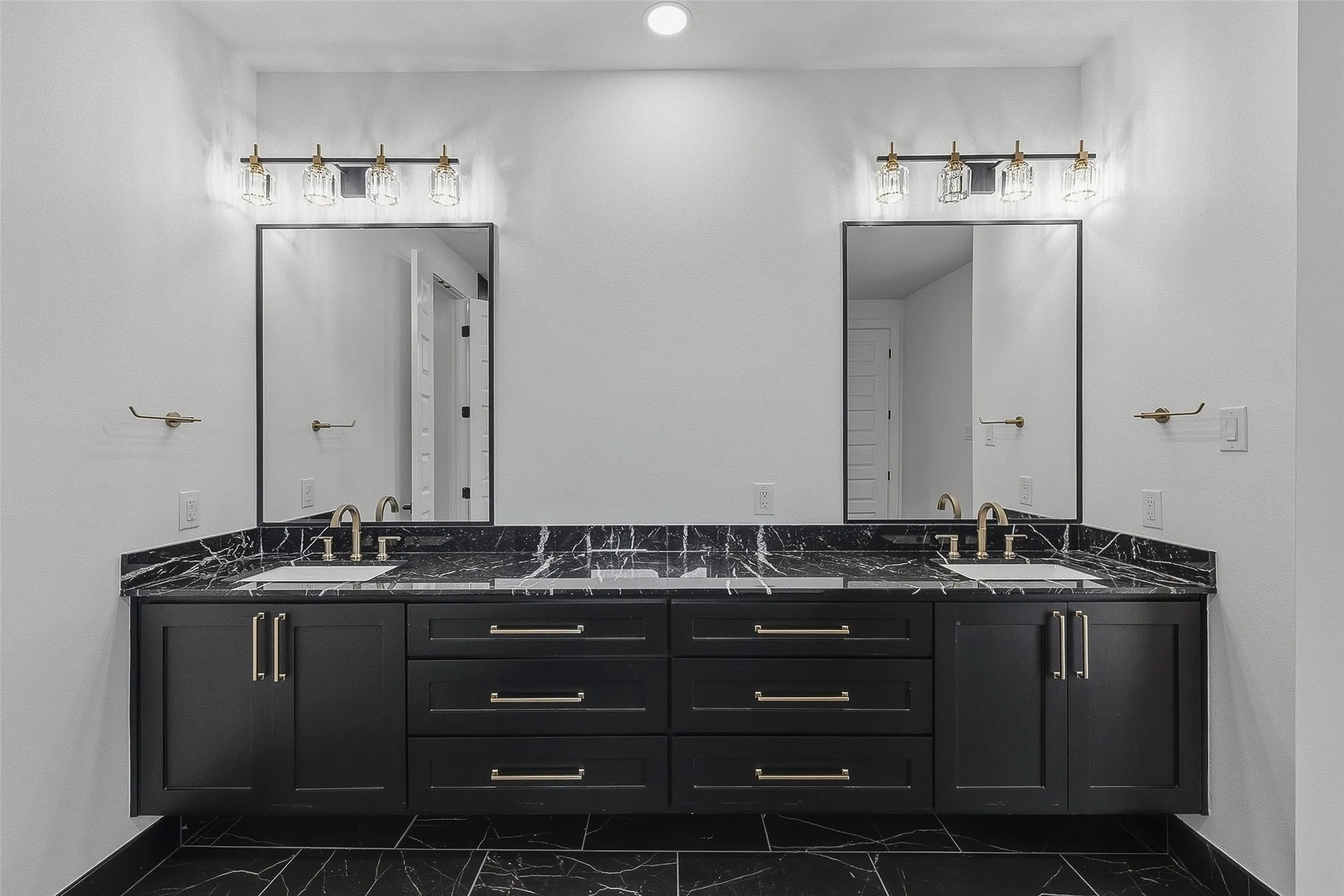 Townhouse For Sale in Tarrant County , 400 Vista Buena Trail, Fort Worth, Texas 76111, 3 Bedroom, 4 Bathroom, 2 Garage spaces, 2,940 Sqft, built in 2025, mls#21370028, Real Estate Agent in Fort Worth, Homes For Sale in Tarrant county, Homes For Sale in Fort Worth, Realtor in Fort Worth Texas, Real Estate Brokerage Independent Realty Texas, Luminita Cordes Realtor