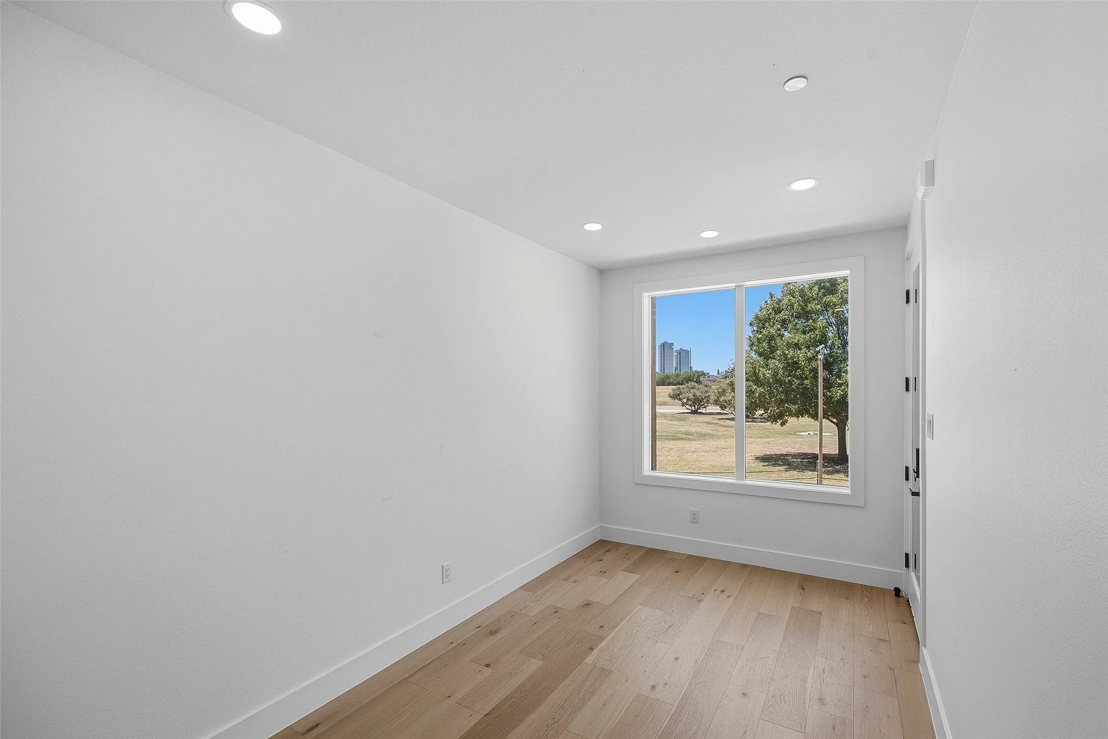 Townhouse For Sale in Tarrant County , 400 Vista Buena Trail, Fort Worth, Texas 76111, 3 Bedroom, 4 Bathroom, 2 Garage spaces, 2,940 Sqft, built in 2025, mls#21370028, Real Estate Agent in Fort Worth, Homes For Sale in Tarrant county, Homes For Sale in Fort Worth, Realtor in Fort Worth Texas, Real Estate Brokerage Independent Realty Texas, Luminita Cordes Realtor