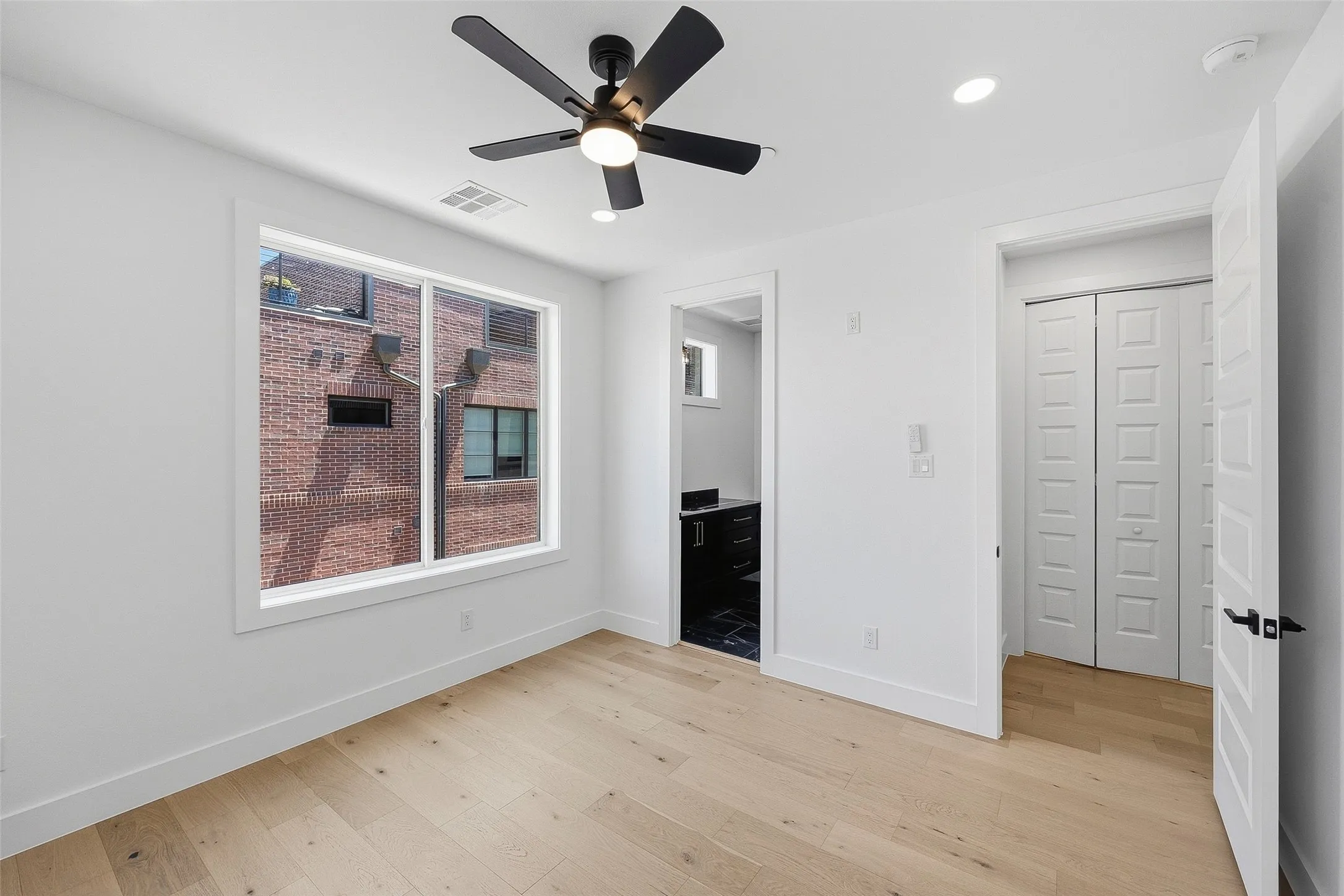 Townhouse For Sale in Tarrant County , 400 Vista Buena Trail, Fort Worth, Texas 76111, 3 Bedroom, 4 Bathroom, 2 Garage spaces, 2,940 Sqft, built in 2025, mls#21370028, Real Estate Agent in Fort Worth, Homes For Sale in Tarrant county, Homes For Sale in Fort Worth, Realtor in Fort Worth Texas, Real Estate Brokerage Independent Realty Texas, Luminita Cordes Realtor