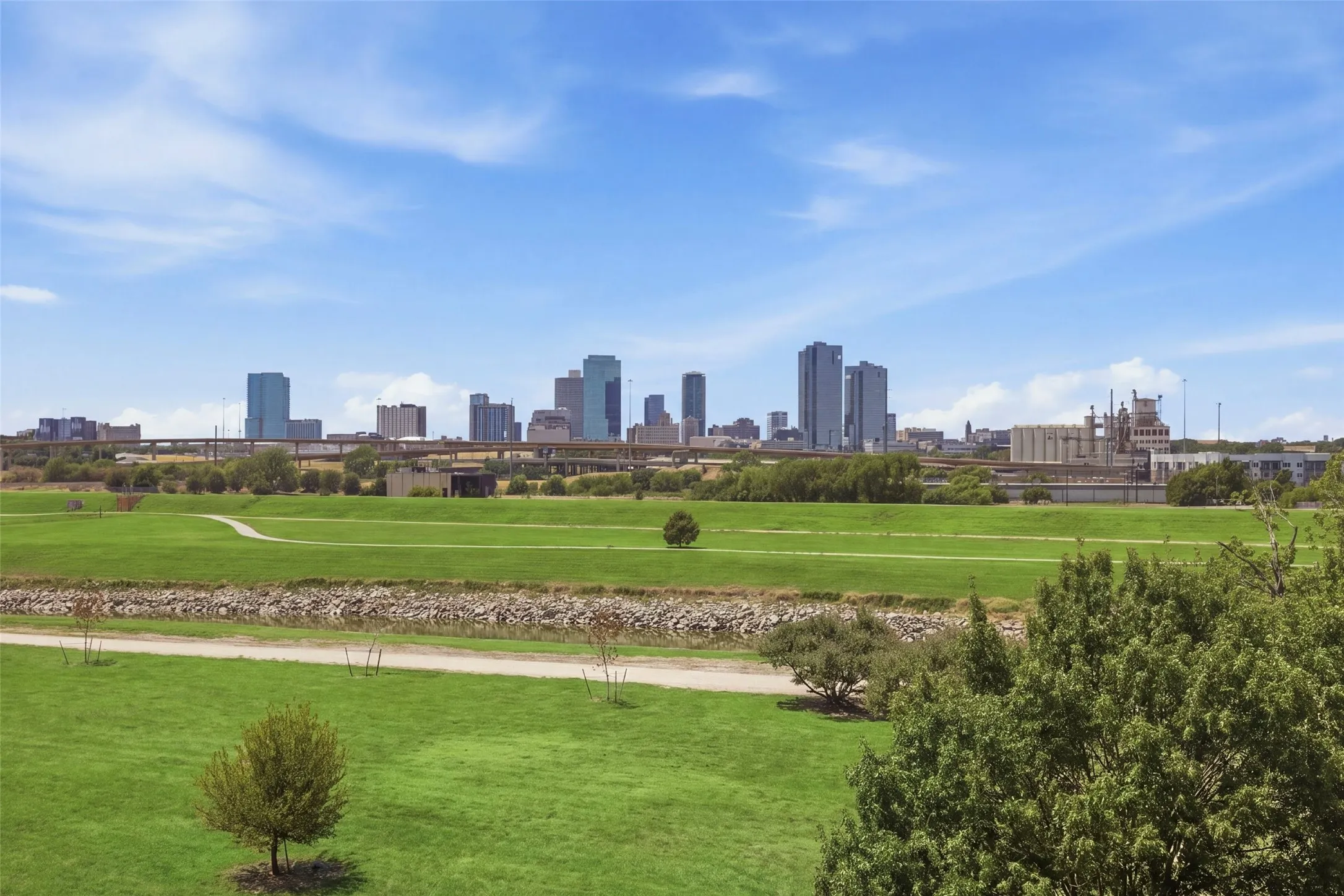 Townhouse For Sale in Tarrant County , 400 Vista Buena Trail, Fort Worth, Texas 76111, 3 Bedroom, 4 Bathroom, 2 Garage spaces, 2,940 Sqft, built in 2025, mls#21370028, Real Estate Agent in Fort Worth, Homes For Sale in Tarrant county, Homes For Sale in Fort Worth, Realtor in Fort Worth Texas, Real Estate Brokerage Independent Realty Texas, Luminita Cordes Realtor