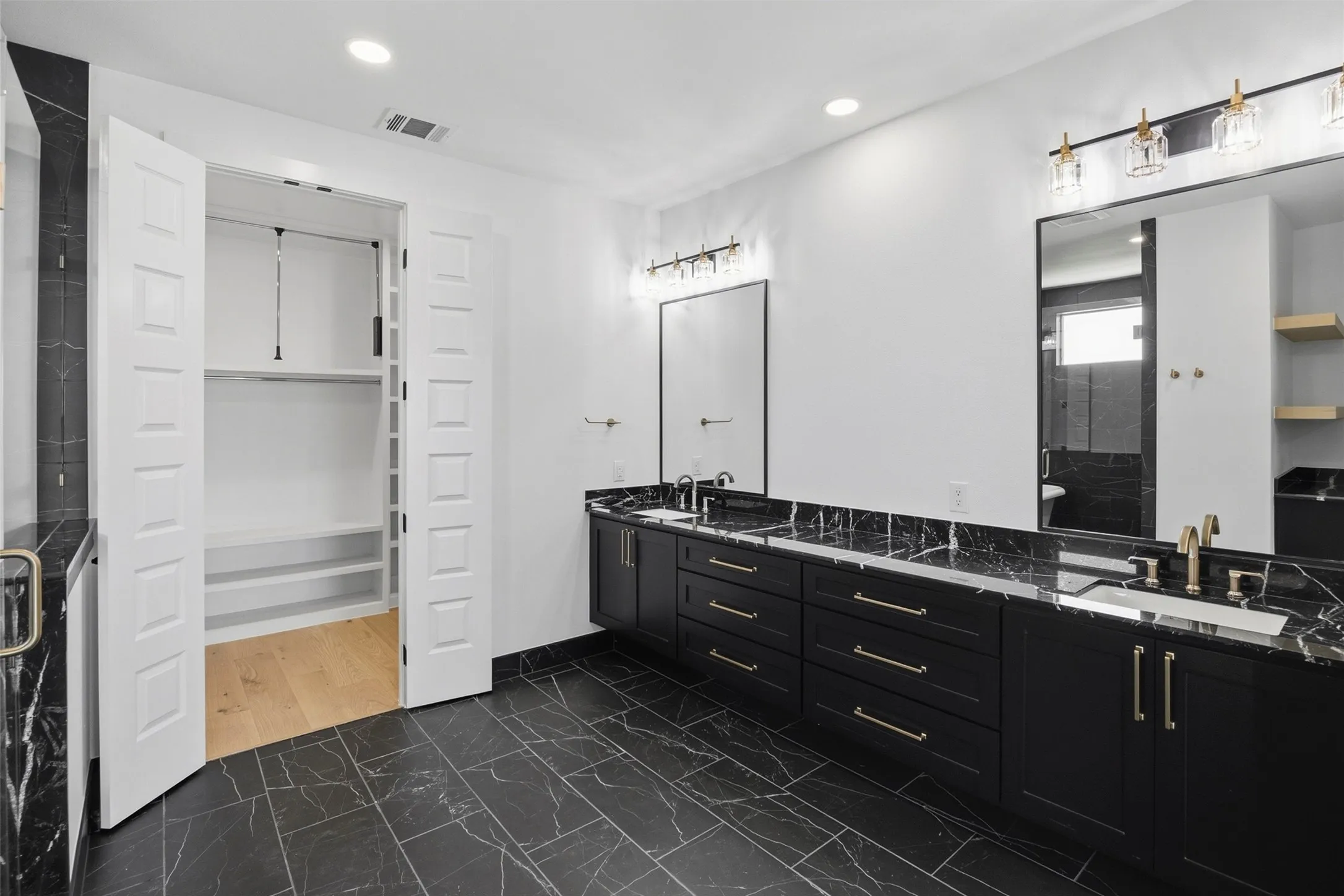 Townhouse For Sale in Tarrant County , 400 Vista Buena Trail, Fort Worth, Texas 76111, 3 Bedroom, 4 Bathroom, 2 Garage spaces, 2,940 Sqft, built in 2025, mls#21370028, Real Estate Agent in Fort Worth, Homes For Sale in Tarrant county, Homes For Sale in Fort Worth, Realtor in Fort Worth Texas, Real Estate Brokerage Independent Realty Texas, Luminita Cordes Realtor