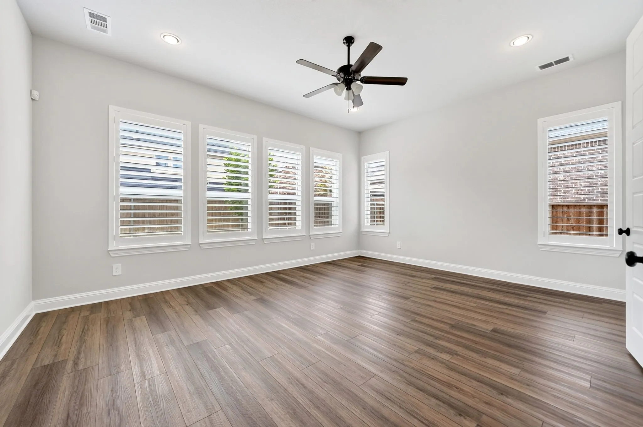 Single Family Residence For Rent in Dallas County , 208 Lenten Rose Drive, Wylie, Texas 75098, 6 Bedroom, 4 Bathroom, 3 Garage spaces, 4,043 Sqft, built in 2022, mls#21370061, Real Estate Agent in Wylie, Homes For Rent in Dallas county, Homes For Rent in Wylie, Realtor in Wylie Texas, Real Estate Brokerage Independent Realty Texas, Luminita Cordes Realtor