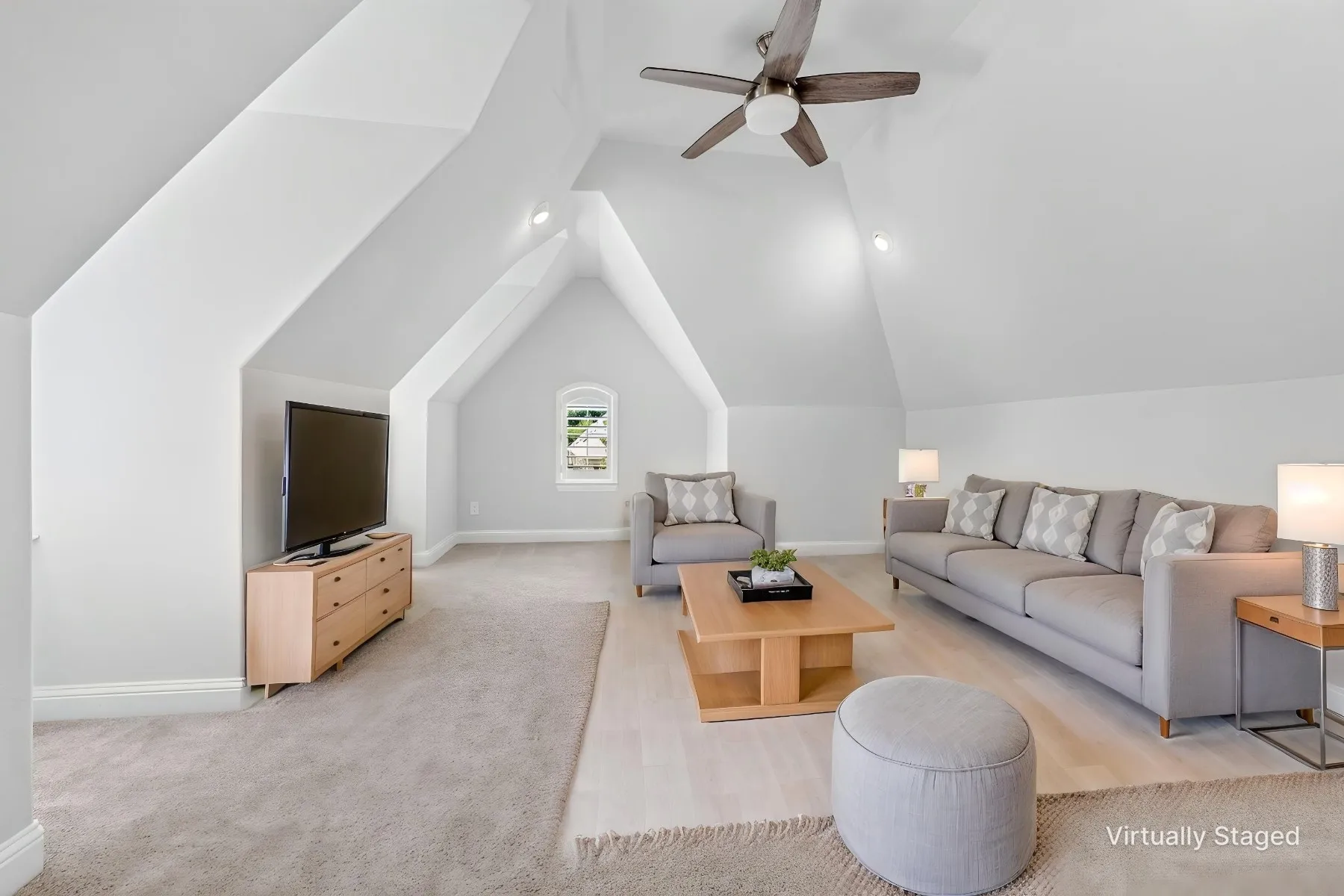Single Family Residence For Rent in Dallas County , 208 Lenten Rose Drive, Wylie, Texas 75098, 6 Bedroom, 4 Bathroom, 3 Garage spaces, 4,043 Sqft, built in 2022, mls#21370061, Real Estate Agent in Wylie, Homes For Rent in Dallas county, Homes For Rent in Wylie, Realtor in Wylie Texas, Real Estate Brokerage Independent Realty Texas, Luminita Cordes Realtor