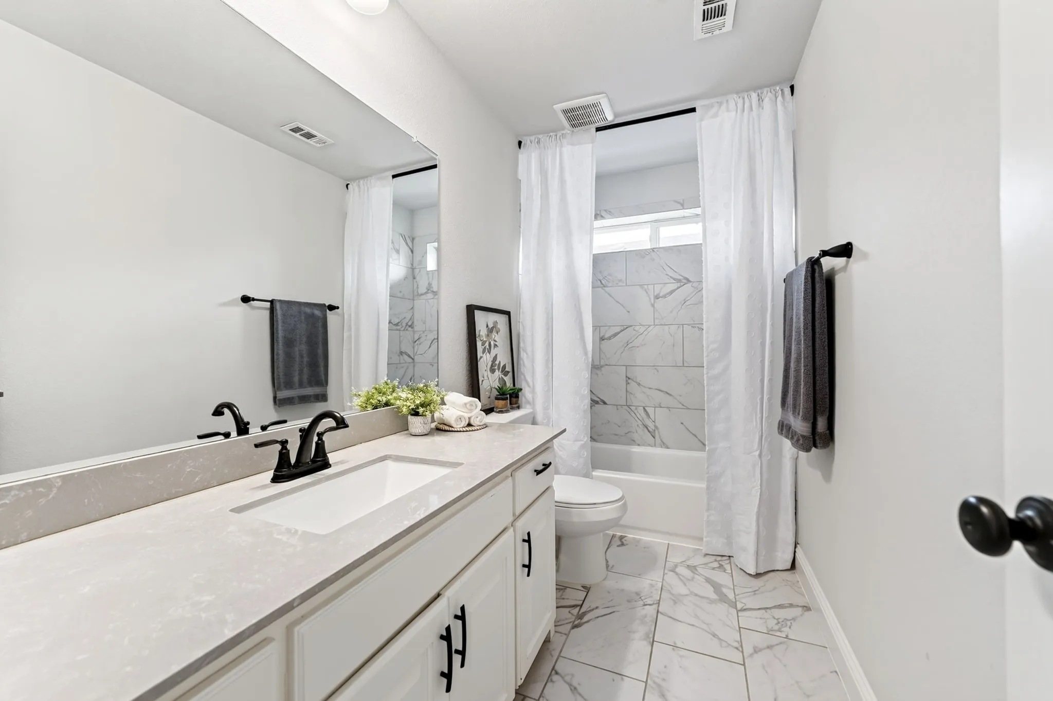 Single Family Residence For Rent in Dallas County , 208 Lenten Rose Drive, Wylie, Texas 75098, 6 Bedroom, 4 Bathroom, 3 Garage spaces, 4,043 Sqft, built in 2022, mls#21370061, Real Estate Agent in Wylie, Homes For Rent in Dallas county, Homes For Rent in Wylie, Realtor in Wylie Texas, Real Estate Brokerage Independent Realty Texas, Luminita Cordes Realtor