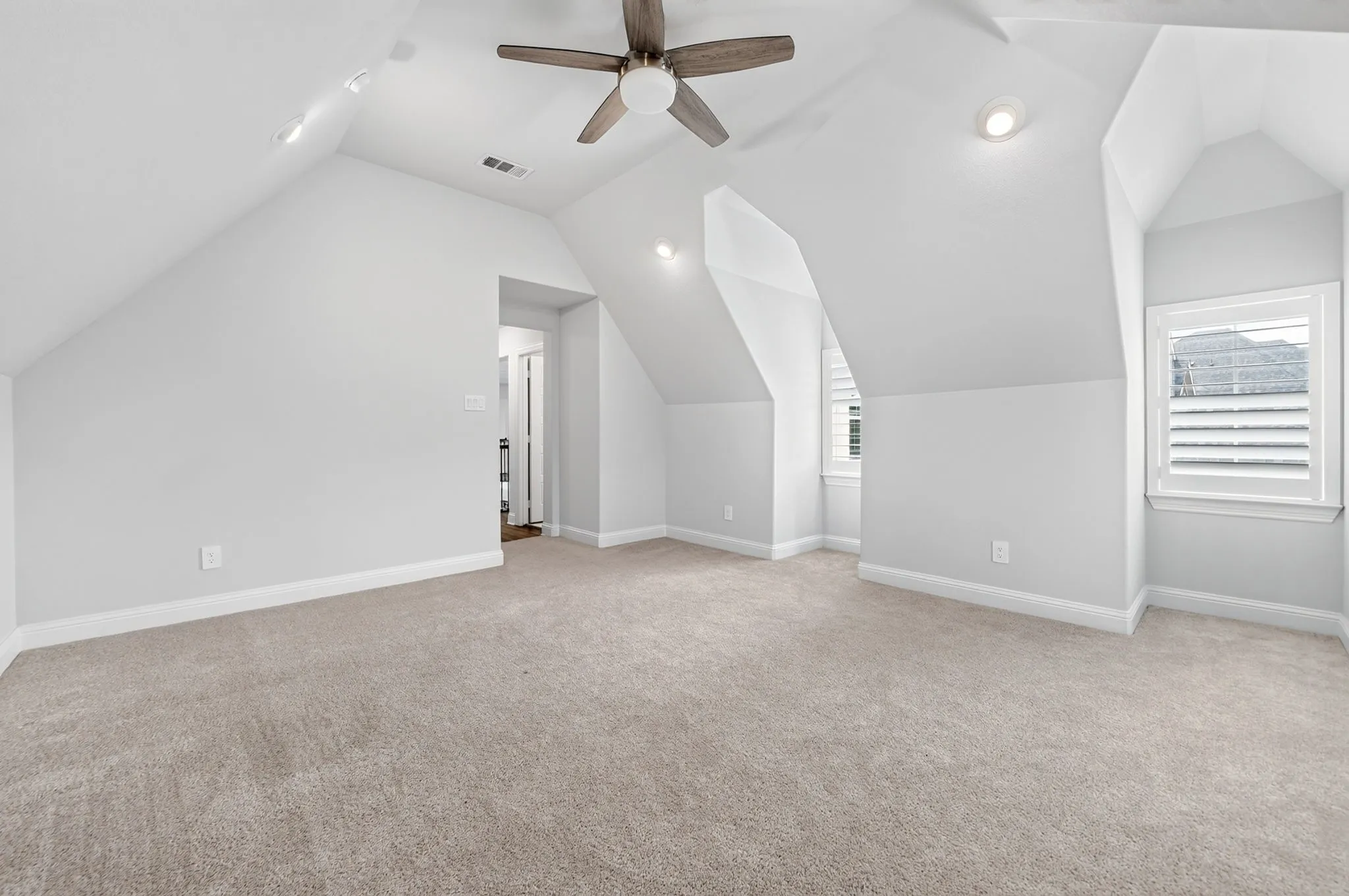Single Family Residence For Rent in Dallas County , 208 Lenten Rose Drive, Wylie, Texas 75098, 6 Bedroom, 4 Bathroom, 3 Garage spaces, 4,043 Sqft, built in 2022, mls#21370061, Real Estate Agent in Wylie, Homes For Rent in Dallas county, Homes For Rent in Wylie, Realtor in Wylie Texas, Real Estate Brokerage Independent Realty Texas, Luminita Cordes Realtor