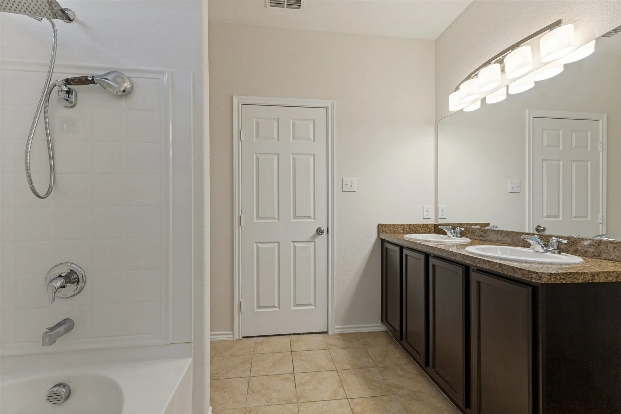 Single Family Residence For Sale in Tarrant County , 6365 Skipper Lane, Fort Worth, Texas 76179, 5 Bedroom, 4 Bathroom, 2 Garage spaces, 2,416 Sqft, built in 2017, mls#21369907, Real Estate Agent in Fort Worth, Homes For Sale in Tarrant county, Homes For Sale in Fort Worth, Realtor in Fort Worth Texas, Real Estate Brokerage Independent Realty Texas, Luminita Cordes Realtor