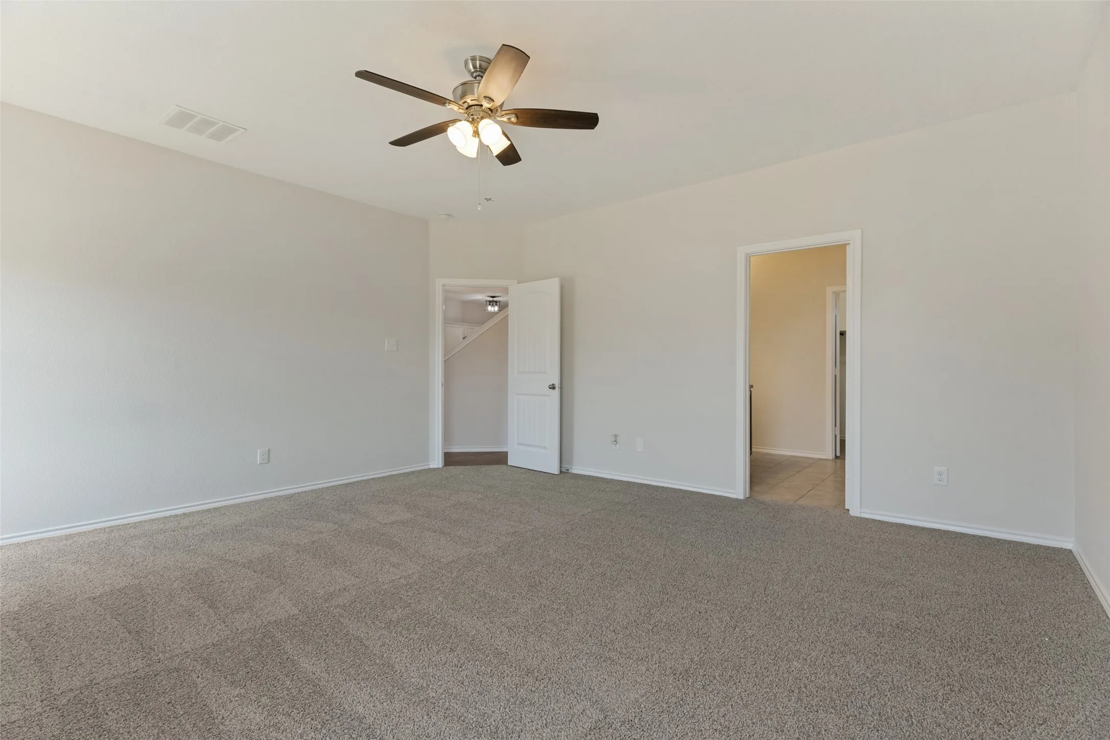 Single Family Residence For Sale in Tarrant County , 6365 Skipper Lane, Fort Worth, Texas 76179, 5 Bedroom, 4 Bathroom, 2 Garage spaces, 2,416 Sqft, built in 2017, mls#21369907, Real Estate Agent in Fort Worth, Homes For Sale in Tarrant county, Homes For Sale in Fort Worth, Realtor in Fort Worth Texas, Real Estate Brokerage Independent Realty Texas, Luminita Cordes Realtor