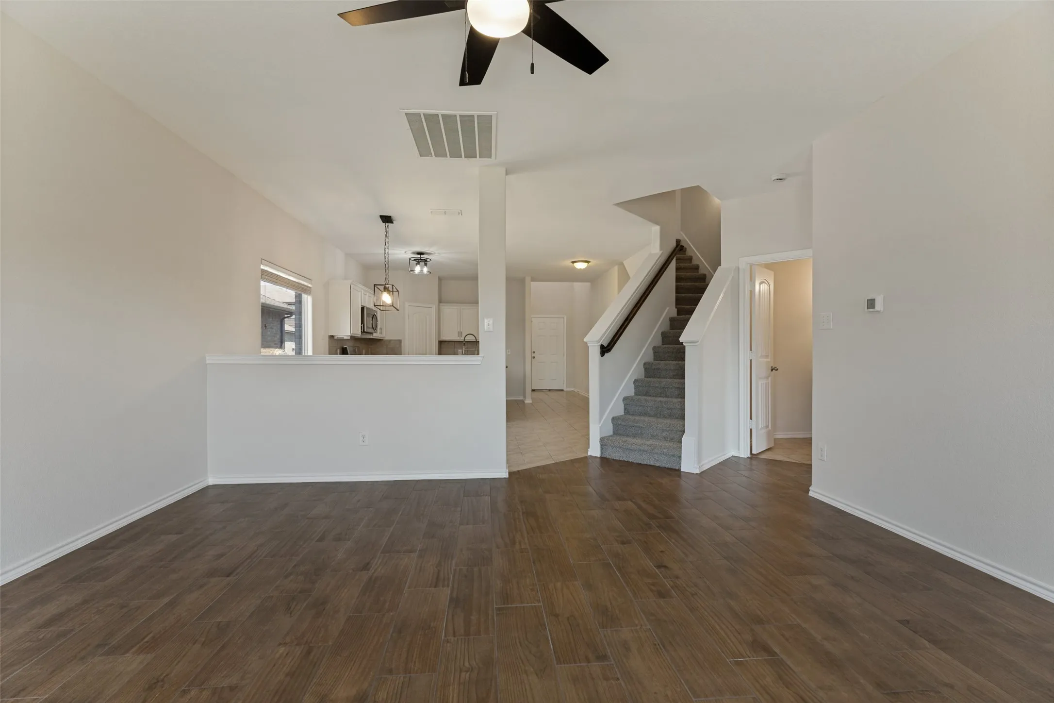 Single Family Residence For Sale in Tarrant County , 6365 Skipper Lane, Fort Worth, Texas 76179, 5 Bedroom, 4 Bathroom, 2 Garage spaces, 2,416 Sqft, built in 2017, mls#21369907, Real Estate Agent in Fort Worth, Homes For Sale in Tarrant county, Homes For Sale in Fort Worth, Realtor in Fort Worth Texas, Real Estate Brokerage Independent Realty Texas, Luminita Cordes Realtor