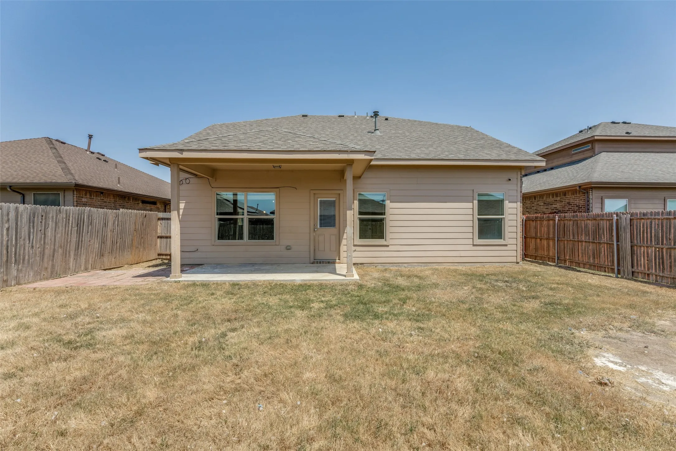Single Family Residence For Sale in Tarrant County , 6365 Skipper Lane, Fort Worth, Texas 76179, 5 Bedroom, 4 Bathroom, 2 Garage spaces, 2,416 Sqft, built in 2017, mls#21369907, Real Estate Agent in Fort Worth, Homes For Sale in Tarrant county, Homes For Sale in Fort Worth, Realtor in Fort Worth Texas, Real Estate Brokerage Independent Realty Texas, Luminita Cordes Realtor