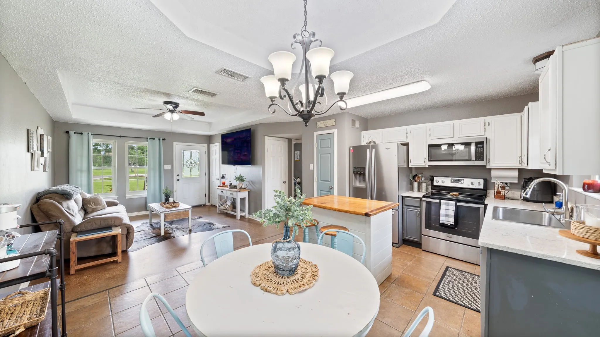 Single Family Residence For Sale in Van Zandt County , 111 Vz County Road 3433, Wills Point, Texas 75169, 4 Bedroom, 2 Bathroom, Garage spaces, 1,931 Sqft, built in 1996, mls#21370083, Real Estate Agent in Wills Point, Homes For Sale in Van Zandt county, Homes For Sale in Wills Point, Realtor in Wills Point Texas, Real Estate Brokerage Independent Realty Texas, Luminita Cordes Realtor
