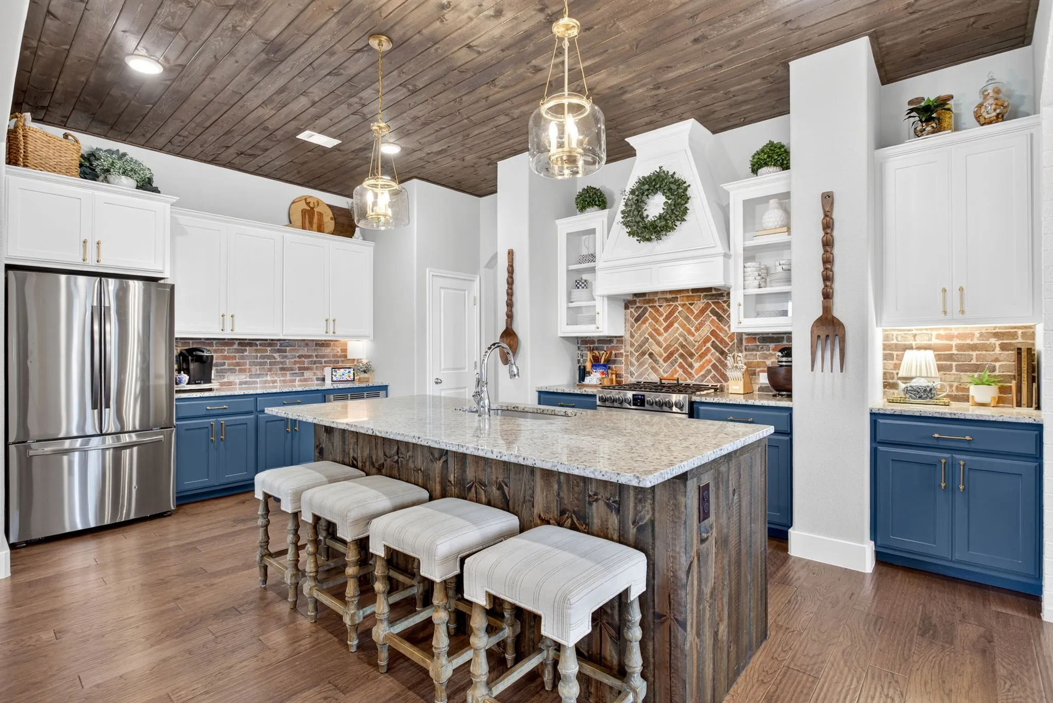Single Family Residence For Sale in Parker County , 101 Parkview Drive, Aledo, Texas 76008, 4 Bedroom, 3 Bathroom, 2 Garage spaces, 2,927 Sqft, built in 2018, mls#21370077, Real Estate Agent in Aledo, Homes For Sale in Parker county, Homes For Sale in Aledo, Realtor in Aledo Texas, Real Estate Brokerage Independent Realty Texas, Luminita Cordes Realtor