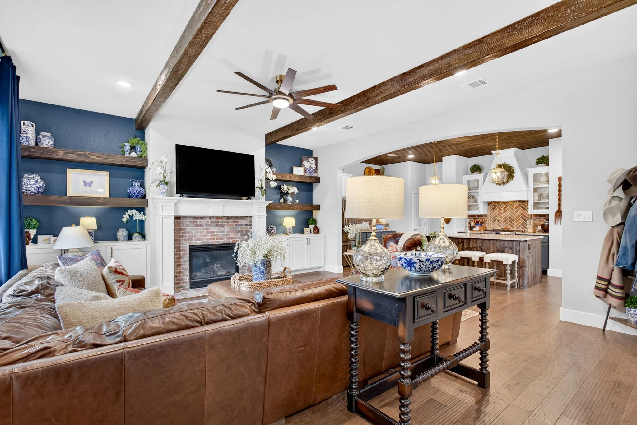 Single Family Residence For Sale in Parker County , 101 Parkview Drive, Aledo, Texas 76008, 4 Bedroom, 3 Bathroom, 2 Garage spaces, 2,927 Sqft, built in 2018, mls#21370077, Real Estate Agent in Aledo, Homes For Sale in Parker county, Homes For Sale in Aledo, Realtor in Aledo Texas, Real Estate Brokerage Independent Realty Texas, Luminita Cordes Realtor