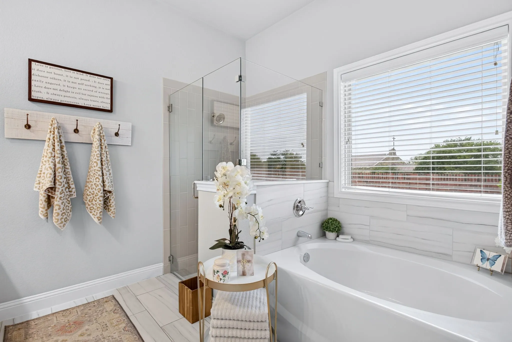 Single Family Residence For Sale in Parker County , 101 Parkview Drive, Aledo, Texas 76008, 4 Bedroom, 3 Bathroom, 2 Garage spaces, 2,927 Sqft, built in 2018, mls#21370077, Real Estate Agent in Aledo, Homes For Sale in Parker county, Homes For Sale in Aledo, Realtor in Aledo Texas, Real Estate Brokerage Independent Realty Texas, Luminita Cordes Realtor