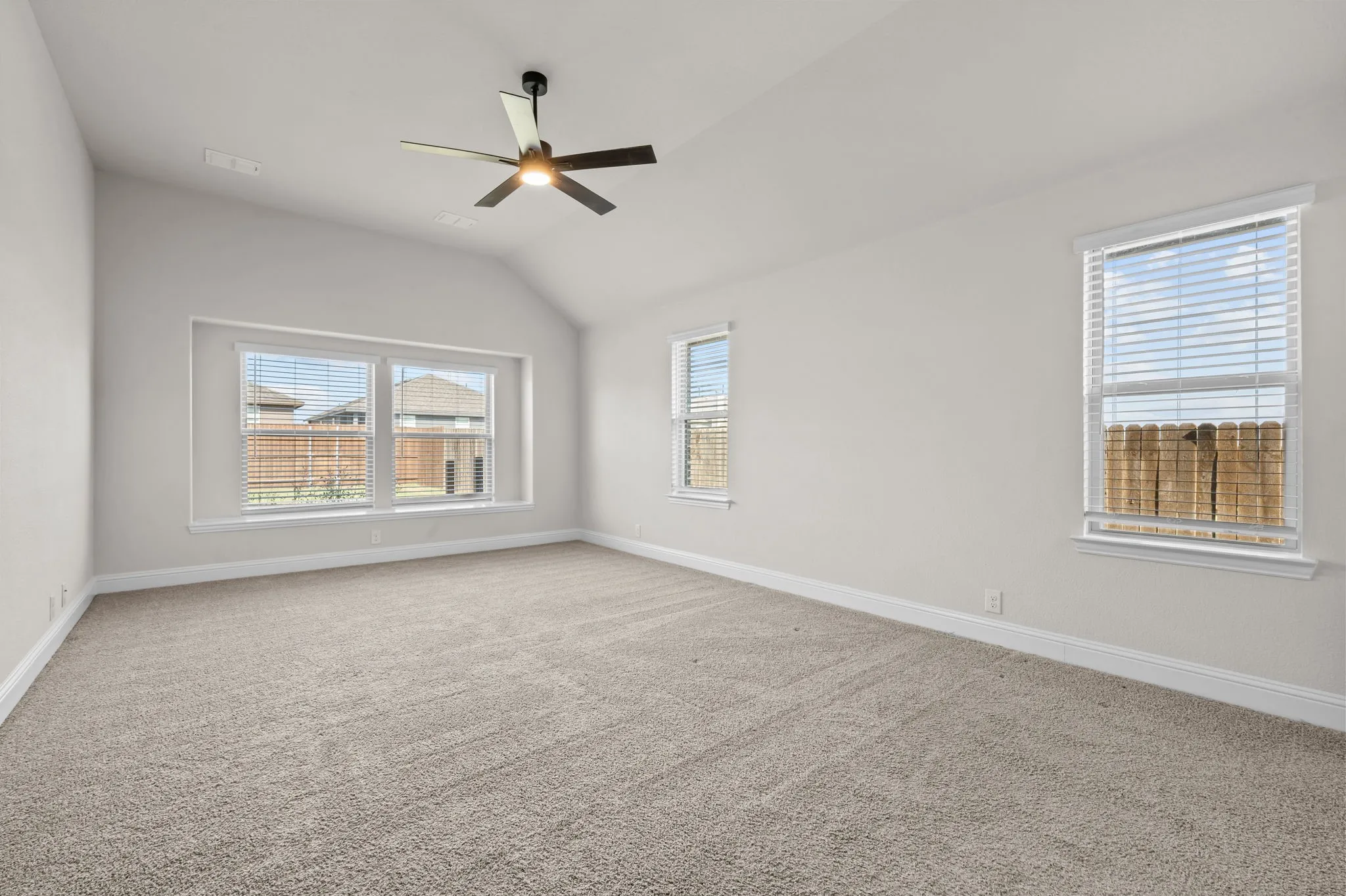 Single Family Residence For Sale in Johnson County , 609 Pawprint Hollow, Godley, Texas 76044, 4 Bedroom, 3 Bathroom, 2 Garage spaces, 2,073 Sqft, built in 2024, mls#21367916, Real Estate Agent in Godley, Homes For Sale in Johnson county, Homes For Sale in Godley, Realtor in Godley Texas, Real Estate Brokerage Independent Realty Texas, Luminita Cordes Realtor