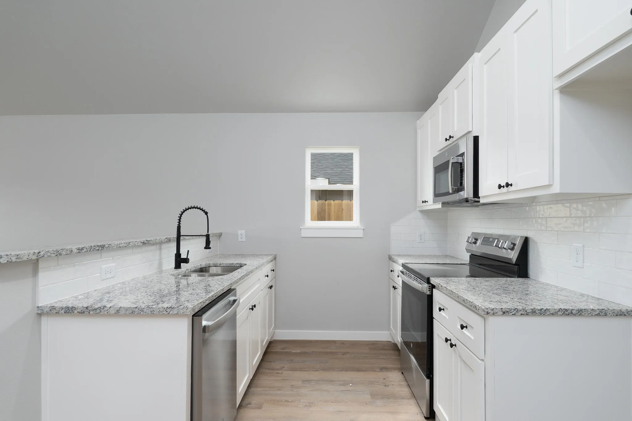 Single Family Residence For Rent in Taylor County , 163 Tombstone Road, Abilene, Texas 79602, 3 Bedroom, 2 Bathroom, 1 Garage spaces, 1,217 Sqft, built in 2024, mls#21370131, Real Estate Agent in Abilene, Homes For Rent in Taylor county, Homes For Rent in Abilene, Realtor in Abilene Texas, Real Estate Brokerage Independent Realty Texas, Luminita Cordes Realtor