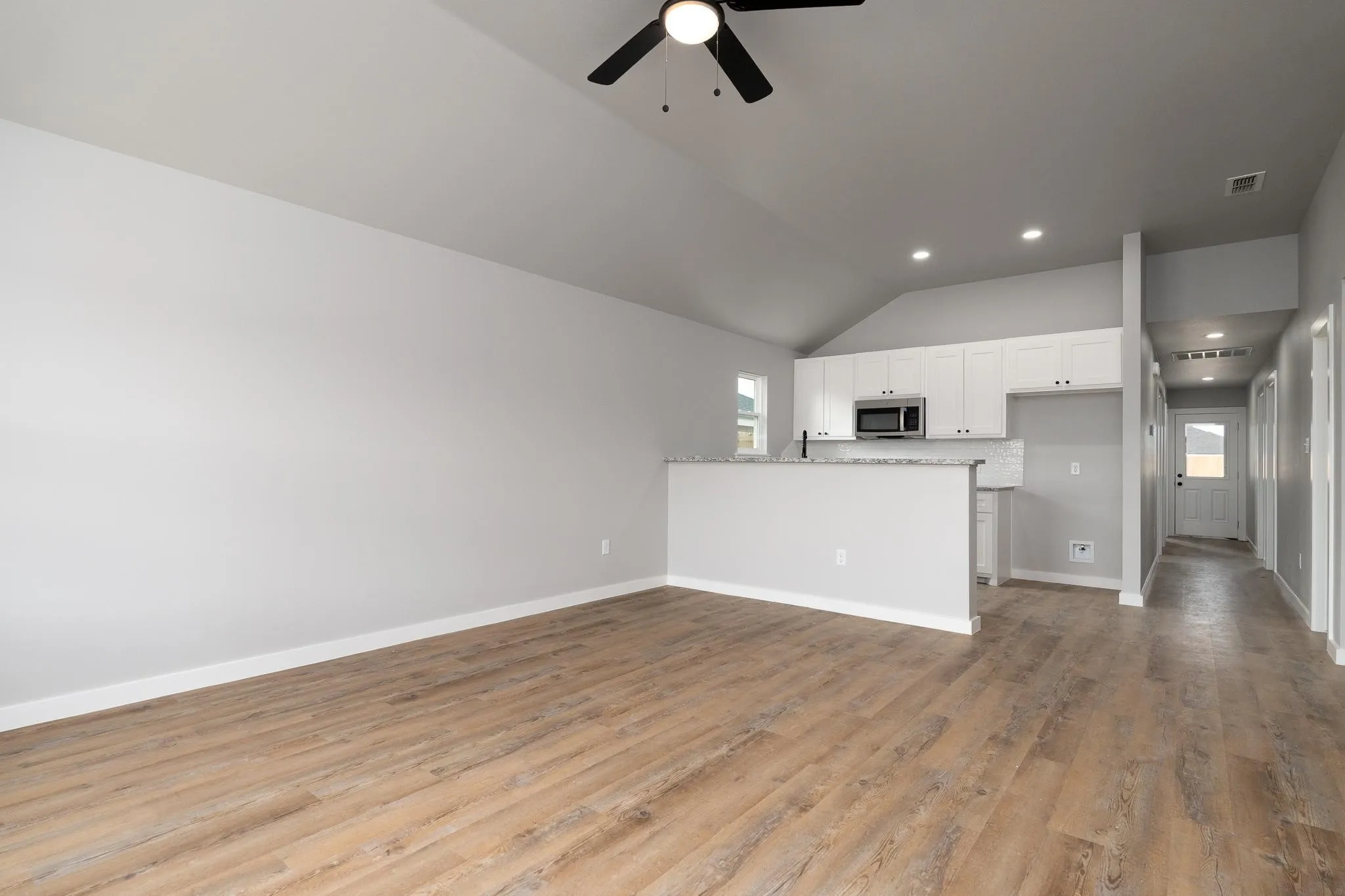 Single Family Residence For Rent in Taylor County , 163 Tombstone Road, Abilene, Texas 79602, 3 Bedroom, 2 Bathroom, 1 Garage spaces, 1,217 Sqft, built in 2024, mls#21370131, Real Estate Agent in Abilene, Homes For Rent in Taylor county, Homes For Rent in Abilene, Realtor in Abilene Texas, Real Estate Brokerage Independent Realty Texas, Luminita Cordes Realtor