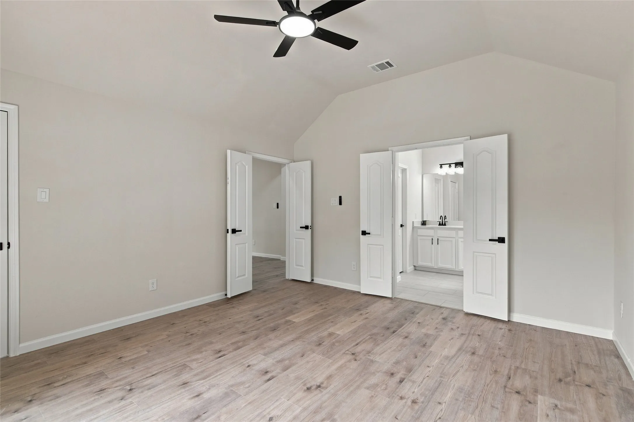 Single Family Residence For Sale in Denton County , 1401 Live Oak Lane, Savannah, Texas 76227, 3 Bedroom, 2 Bathroom, 2 Garage spaces, 1,657 Sqft, built in 2007, mls#21368710, Real Estate Agent in Savannah, Homes For Sale in Denton county, Homes For Sale in Savannah, Realtor in Savannah Texas, Real Estate Brokerage Independent Realty Texas, Luminita Cordes Realtor