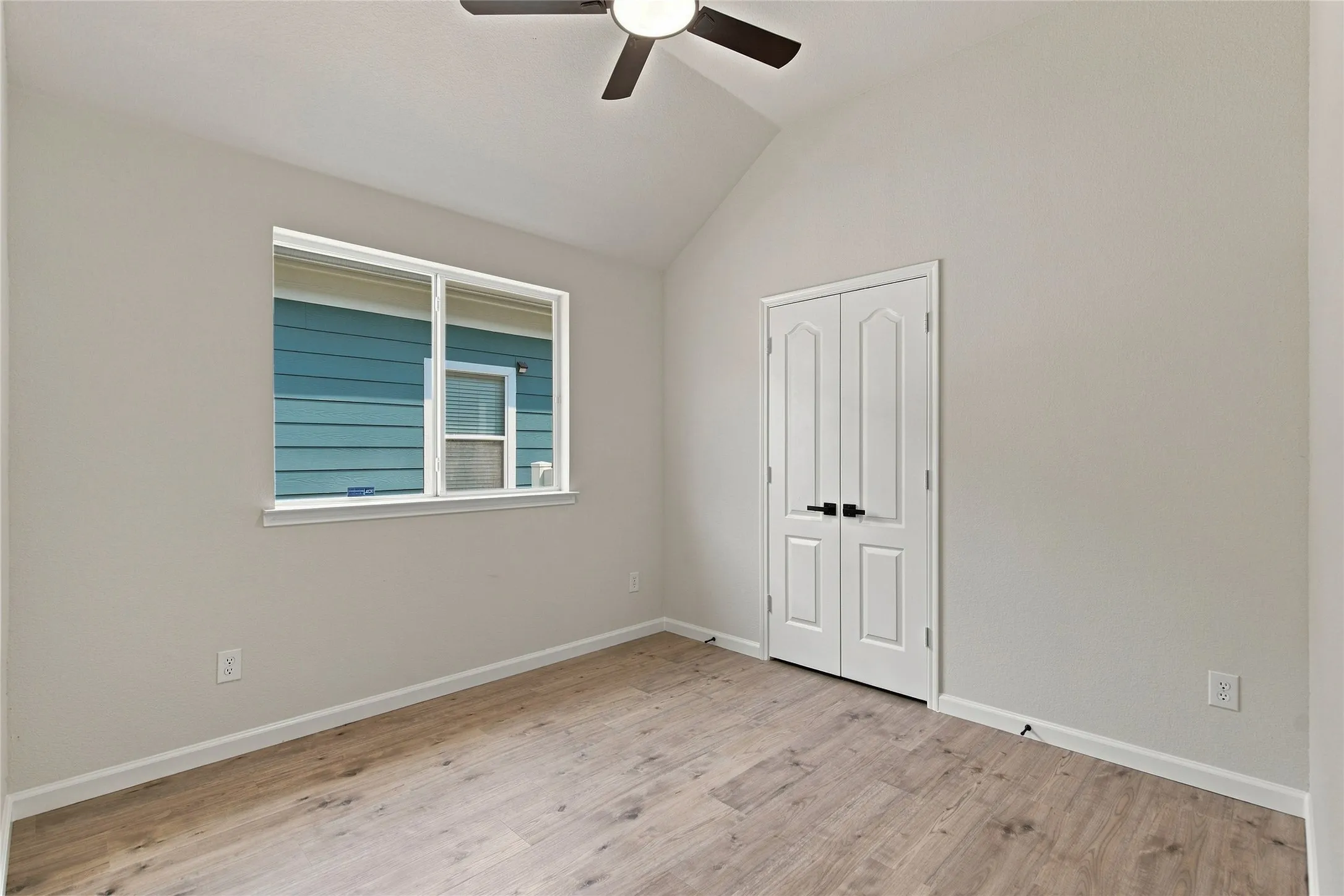 Single Family Residence For Sale in Denton County , 1401 Live Oak Lane, Savannah, Texas 76227, 3 Bedroom, 2 Bathroom, 2 Garage spaces, 1,657 Sqft, built in 2007, mls#21368710, Real Estate Agent in Savannah, Homes For Sale in Denton county, Homes For Sale in Savannah, Realtor in Savannah Texas, Real Estate Brokerage Independent Realty Texas, Luminita Cordes Realtor