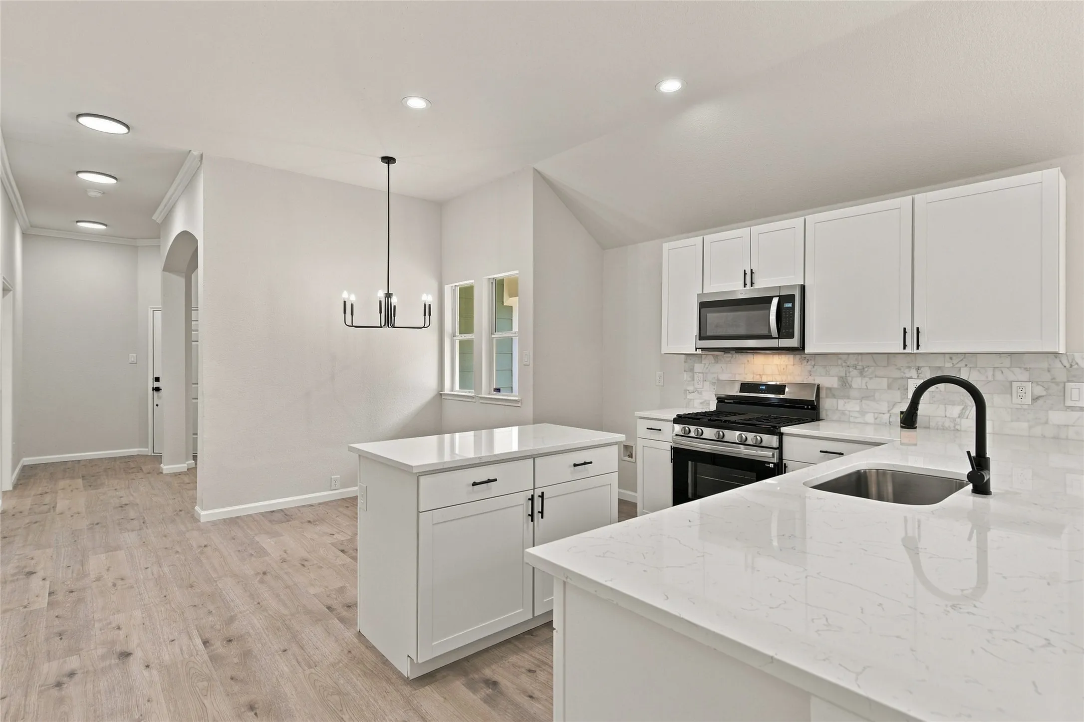 Single Family Residence For Sale in Denton County , 1401 Live Oak Lane, Savannah, Texas 76227, 3 Bedroom, 2 Bathroom, 2 Garage spaces, 1,657 Sqft, built in 2007, mls#21368710, Real Estate Agent in Savannah, Homes For Sale in Denton county, Homes For Sale in Savannah, Realtor in Savannah Texas, Real Estate Brokerage Independent Realty Texas, Luminita Cordes Realtor