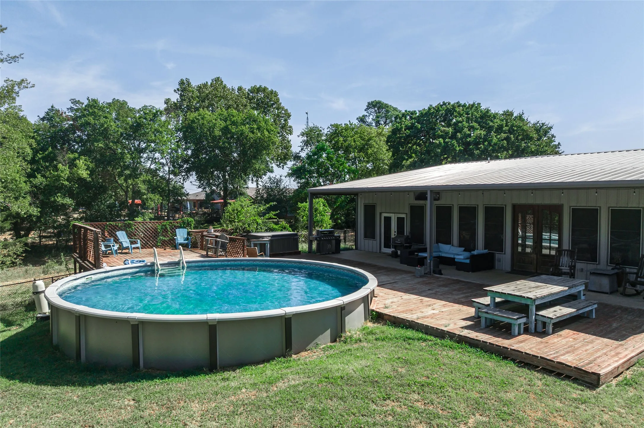 Single Family Residence For Sale in Grayson County , 45 Halliburton Drive, Bells, Texas 75414, 4 Bedroom, 3 Bathroom, 2 Garage spaces, 2,535 Sqft, built in 2014, mls#21365354, Real Estate Agent in Bells, Homes For Sale in Grayson county, Homes For Sale in Bells, Realtor in Bells Texas, Real Estate Brokerage Independent Realty Texas, Luminita Cordes Realtor