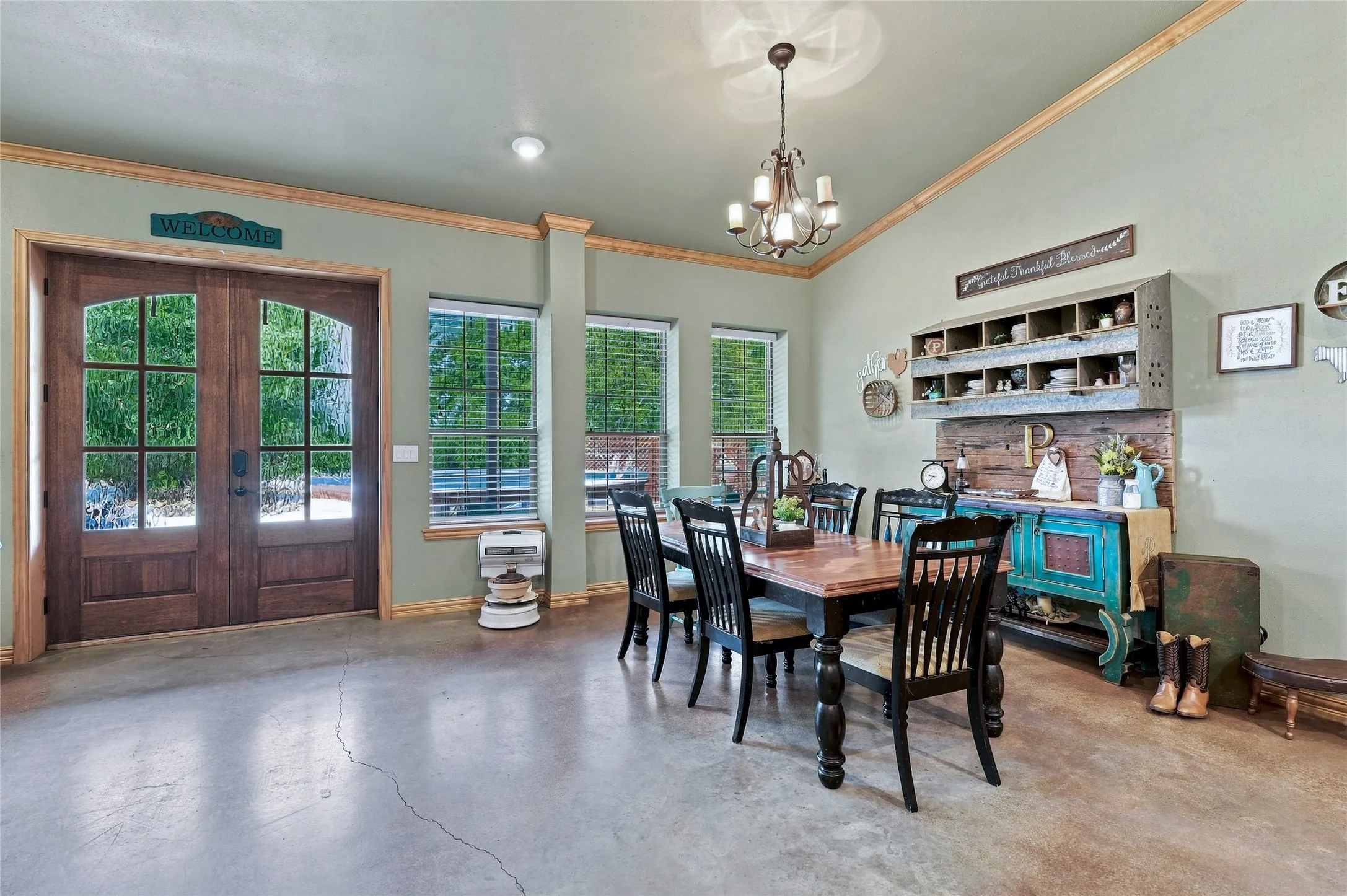 Single Family Residence For Sale in Grayson County , 45 Halliburton Drive, Bells, Texas 75414, 4 Bedroom, 3 Bathroom, 2 Garage spaces, 2,535 Sqft, built in 2014, mls#21365354, Real Estate Agent in Bells, Homes For Sale in Grayson county, Homes For Sale in Bells, Realtor in Bells Texas, Real Estate Brokerage Independent Realty Texas, Luminita Cordes Realtor