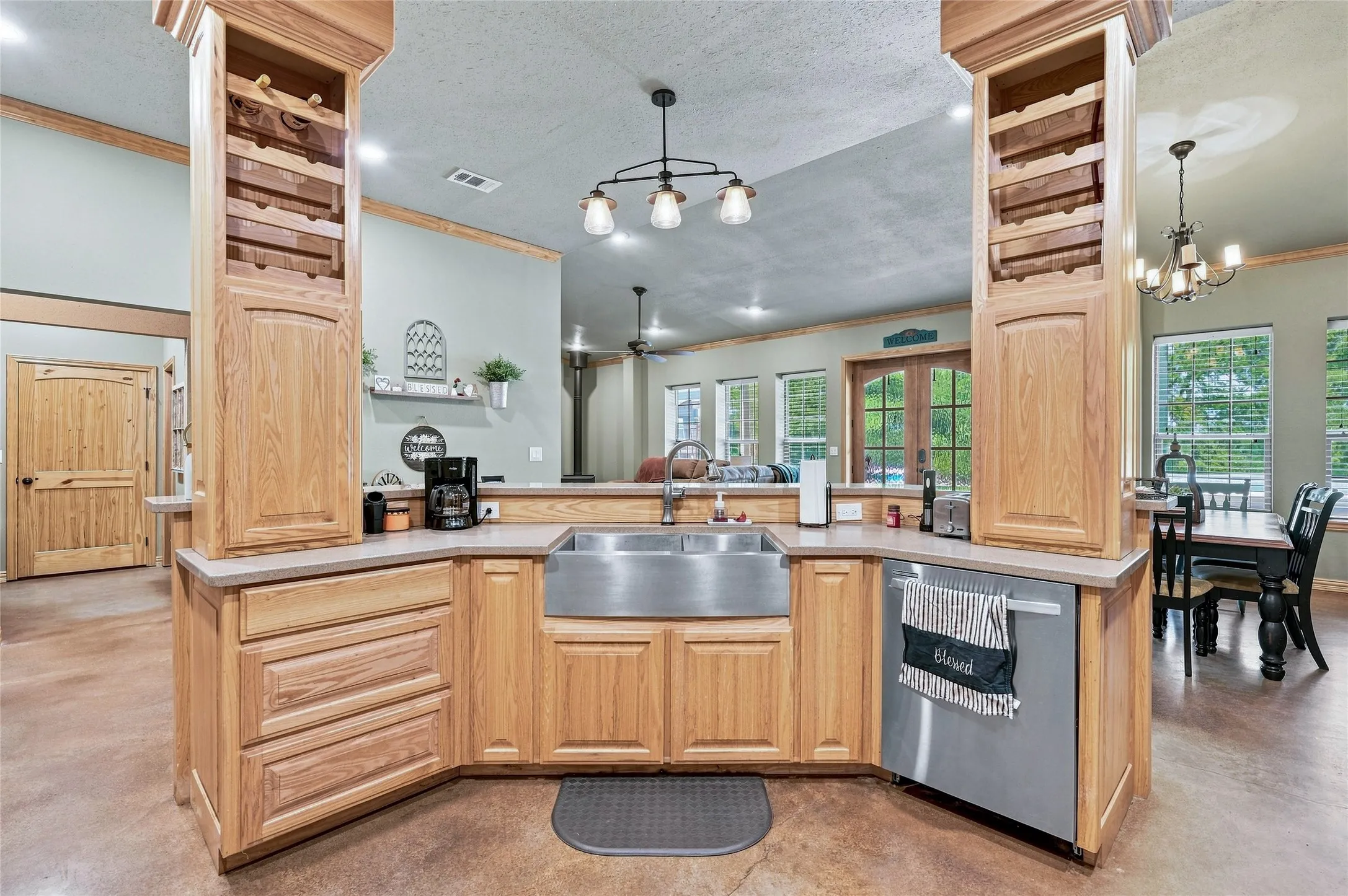Single Family Residence For Sale in Grayson County , 45 Halliburton Drive, Bells, Texas 75414, 4 Bedroom, 3 Bathroom, 2 Garage spaces, 2,535 Sqft, built in 2014, mls#21365354, Real Estate Agent in Bells, Homes For Sale in Grayson county, Homes For Sale in Bells, Realtor in Bells Texas, Real Estate Brokerage Independent Realty Texas, Luminita Cordes Realtor
