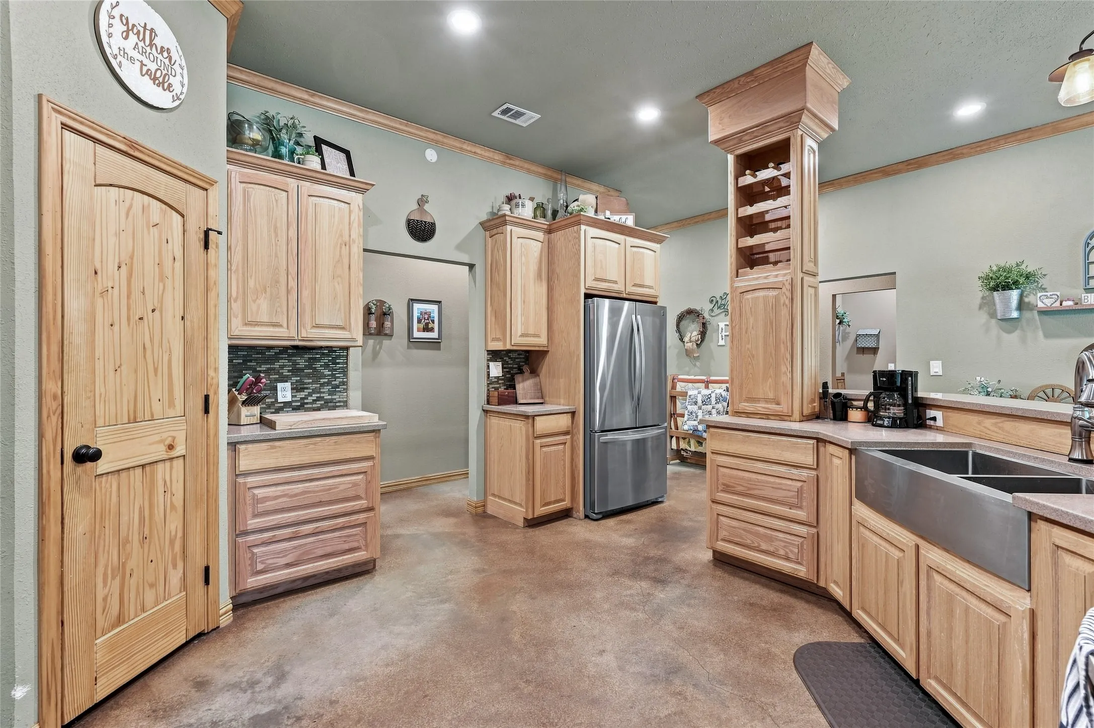 Single Family Residence For Sale in Grayson County , 45 Halliburton Drive, Bells, Texas 75414, 4 Bedroom, 3 Bathroom, 2 Garage spaces, 2,535 Sqft, built in 2014, mls#21365354, Real Estate Agent in Bells, Homes For Sale in Grayson county, Homes For Sale in Bells, Realtor in Bells Texas, Real Estate Brokerage Independent Realty Texas, Luminita Cordes Realtor