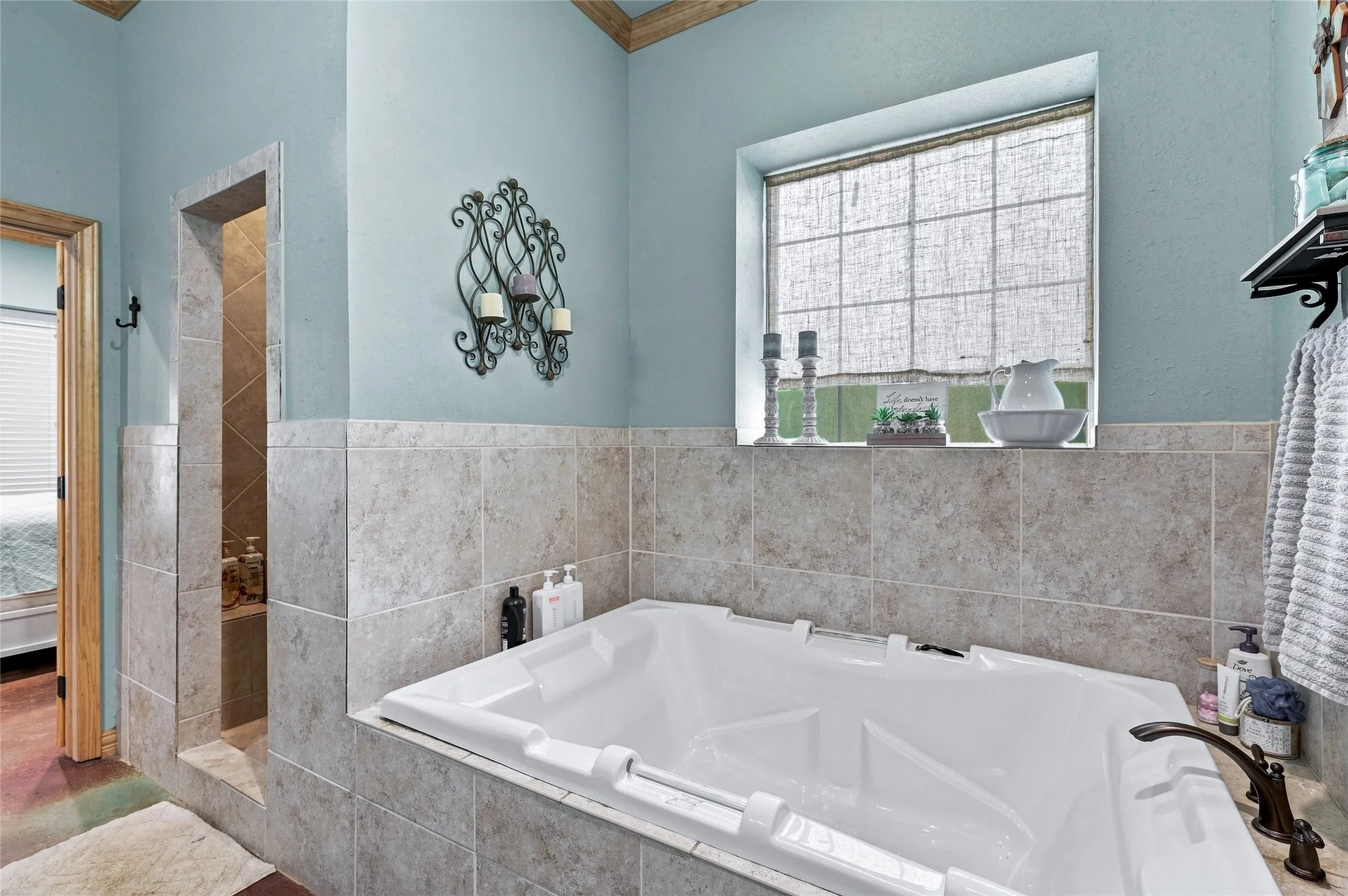 Single Family Residence For Sale in Grayson County , 45 Halliburton Drive, Bells, Texas 75414, 4 Bedroom, 3 Bathroom, 2 Garage spaces, 2,535 Sqft, built in 2014, mls#21365354, Real Estate Agent in Bells, Homes For Sale in Grayson county, Homes For Sale in Bells, Realtor in Bells Texas, Real Estate Brokerage Independent Realty Texas, Luminita Cordes Realtor