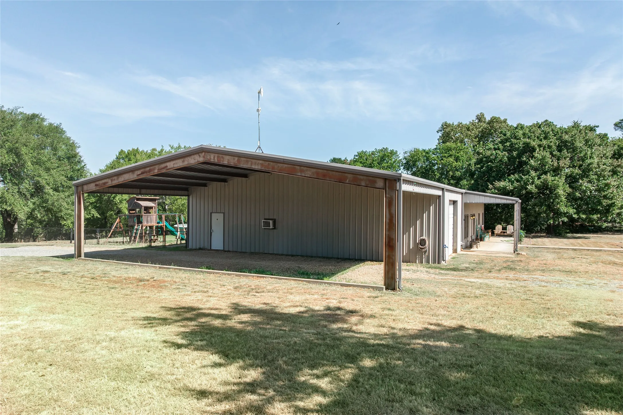 Single Family Residence For Sale in Grayson County , 45 Halliburton Drive, Bells, Texas 75414, 4 Bedroom, 3 Bathroom, 2 Garage spaces, 2,535 Sqft, built in 2014, mls#21365354, Real Estate Agent in Bells, Homes For Sale in Grayson county, Homes For Sale in Bells, Realtor in Bells Texas, Real Estate Brokerage Independent Realty Texas, Luminita Cordes Realtor