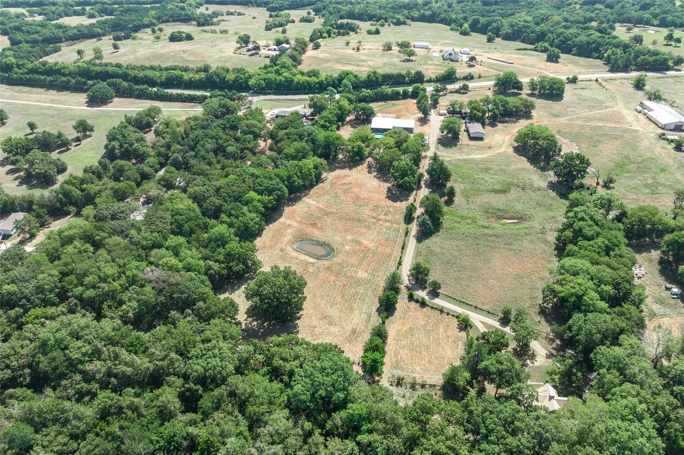Single Family Residence For Sale in Grayson County , 45 Halliburton Drive, Bells, Texas 75414, 4 Bedroom, 3 Bathroom, 2 Garage spaces, 2,535 Sqft, built in 2014, mls#21365354, Real Estate Agent in Bells, Homes For Sale in Grayson county, Homes For Sale in Bells, Realtor in Bells Texas, Real Estate Brokerage Independent Realty Texas, Luminita Cordes Realtor
