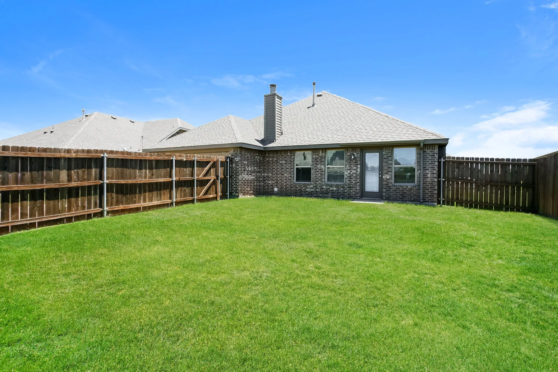 Single Family Residence For Rent in Collin County , 1108 Colonial Drive, Royse City, Texas 75189, 3 Bedroom, 2 Bathroom, 2 Garage spaces, 1,826 Sqft, built in 2014, mls#21370133, Real Estate Agent in Royse City, Homes For Rent in Collin county, Homes For Rent in Royse City, Realtor in Royse City Texas, Real Estate Brokerage Independent Realty Texas, Luminita Cordes Realtor