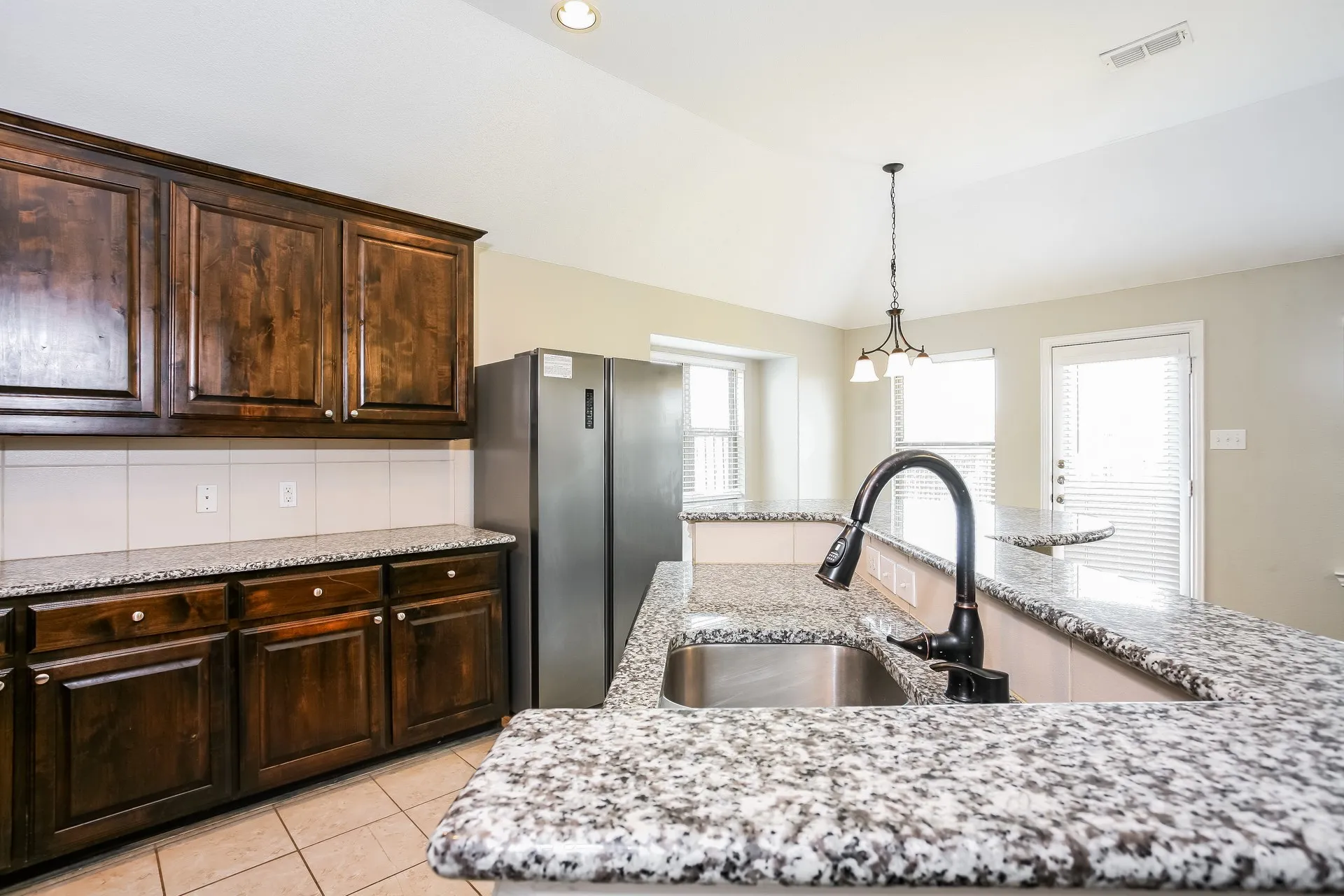 Single Family Residence For Rent in Collin County , 1108 Colonial Drive, Royse City, Texas 75189, 3 Bedroom, 2 Bathroom, 2 Garage spaces, 1,826 Sqft, built in 2014, mls#21370133, Real Estate Agent in Royse City, Homes For Rent in Collin county, Homes For Rent in Royse City, Realtor in Royse City Texas, Real Estate Brokerage Independent Realty Texas, Luminita Cordes Realtor
