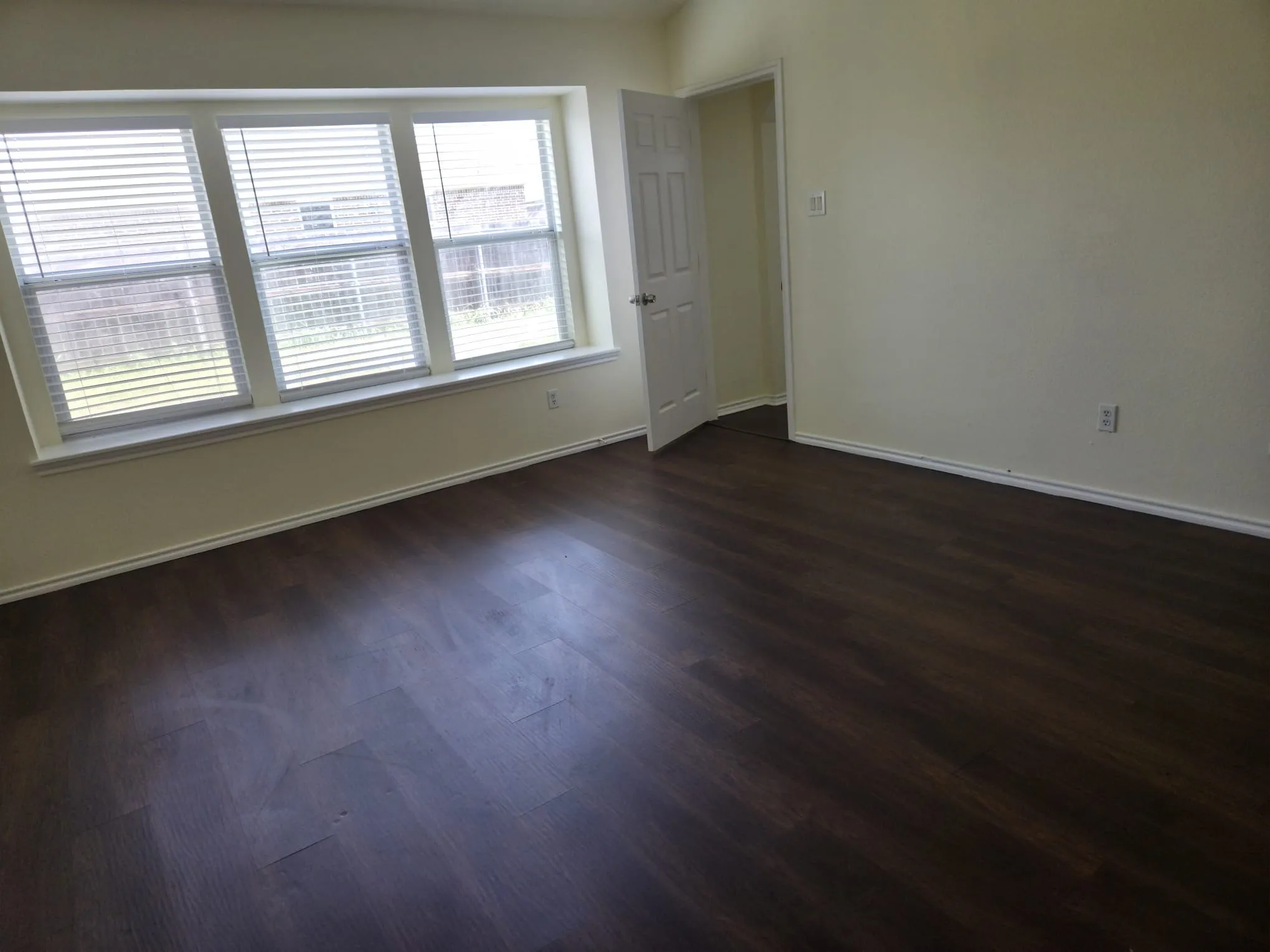 Single Family Residence For Rent in Tarrant County , 4016 Tarpon Springs Drive, Fort Worth, Texas 76123, 4 Bedroom, 2 Bathroom, 2 Garage spaces, 2,173 Sqft, built in 2005, mls#21369480, Real Estate Agent in Fort Worth, Homes For Rent in Tarrant county, Homes For Rent in Fort Worth, Realtor in Fort Worth Texas, Real Estate Brokerage Independent Realty Texas, Luminita Cordes Realtor
