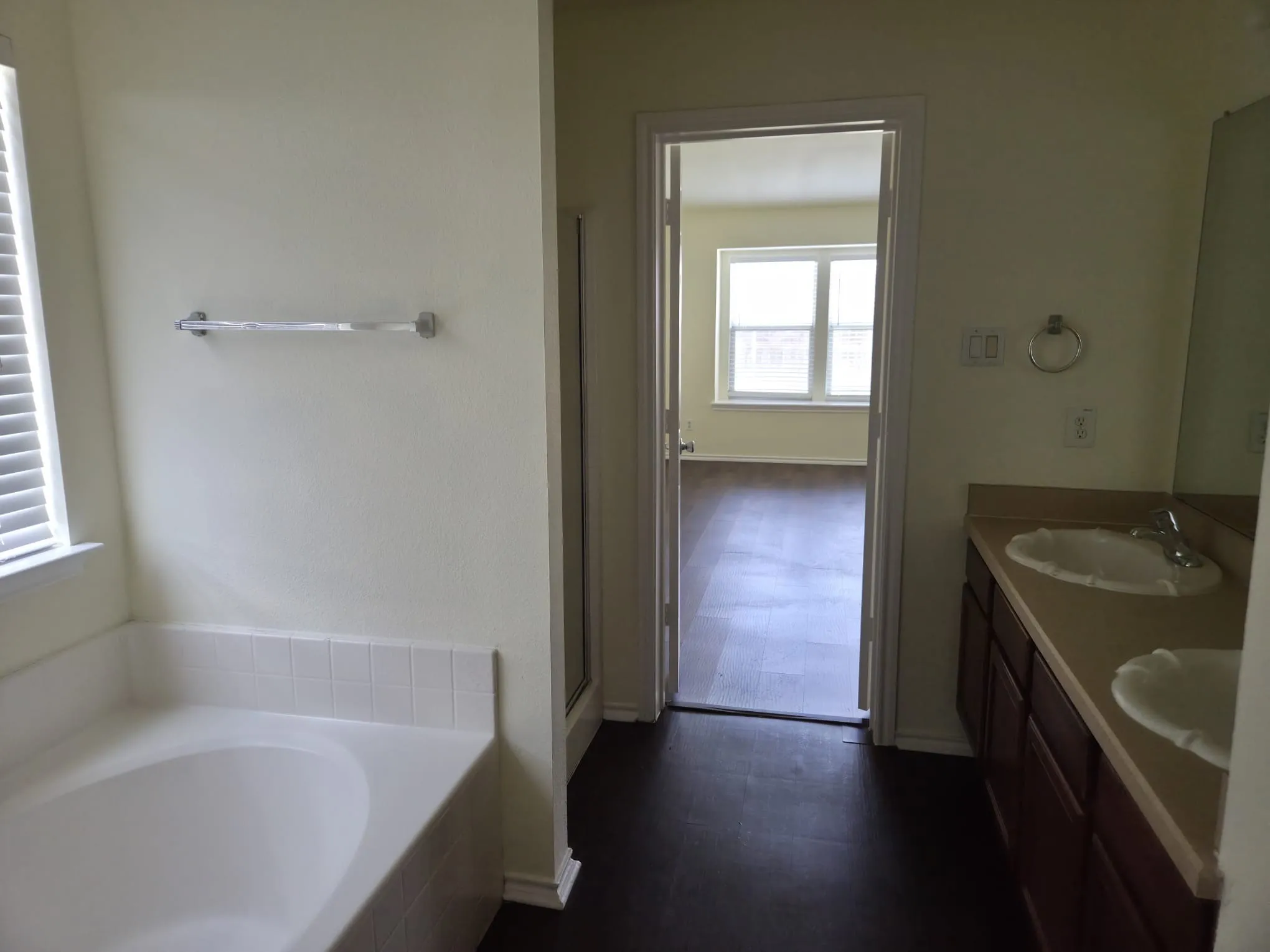 Single Family Residence For Rent in Tarrant County , 4016 Tarpon Springs Drive, Fort Worth, Texas 76123, 4 Bedroom, 2 Bathroom, 2 Garage spaces, 2,173 Sqft, built in 2005, mls#21369480, Real Estate Agent in Fort Worth, Homes For Rent in Tarrant county, Homes For Rent in Fort Worth, Realtor in Fort Worth Texas, Real Estate Brokerage Independent Realty Texas, Luminita Cordes Realtor