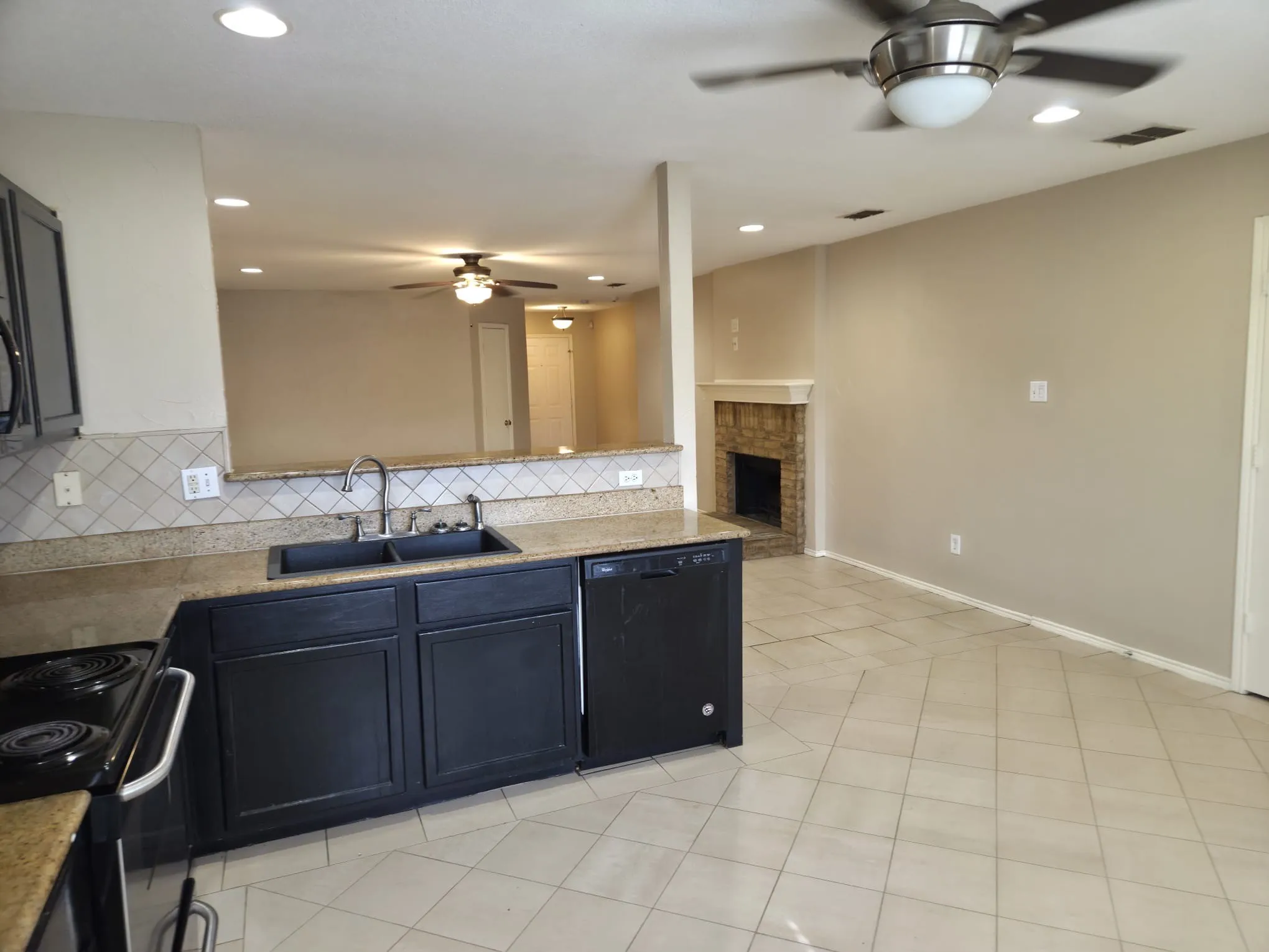 Single Family Residence For Rent in Tarrant County , 8704 Hunters Creek Drive, Fort Worth, Texas 76123, 3 Bedroom, 2 Bathroom, 1 Garage spaces, 1,665 Sqft, built in 2001, mls#21369458, Real Estate Agent in Fort Worth, Homes For Rent in Tarrant county, Homes For Rent in Fort Worth, Realtor in Fort Worth Texas, Real Estate Brokerage Independent Realty Texas, Luminita Cordes Realtor