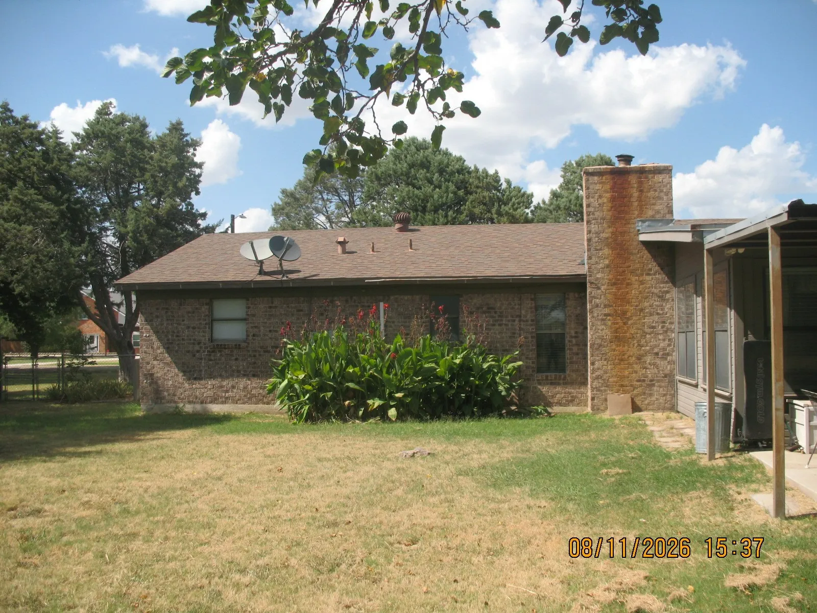 Single Family Residence For Sale in Callahan County , 903 SW Mesquite Drive, Clyde, Texas 79510, 3 Bedroom, 2 Bathroom, 2 Garage spaces, 1,378 Sqft, built in 1984, mls#21360698, Real Estate Agent in Clyde, Homes For Sale in Callahan county, Homes For Sale in Clyde, Realtor in Clyde Texas, Real Estate Brokerage Independent Realty Texas, Luminita Cordes Realtor