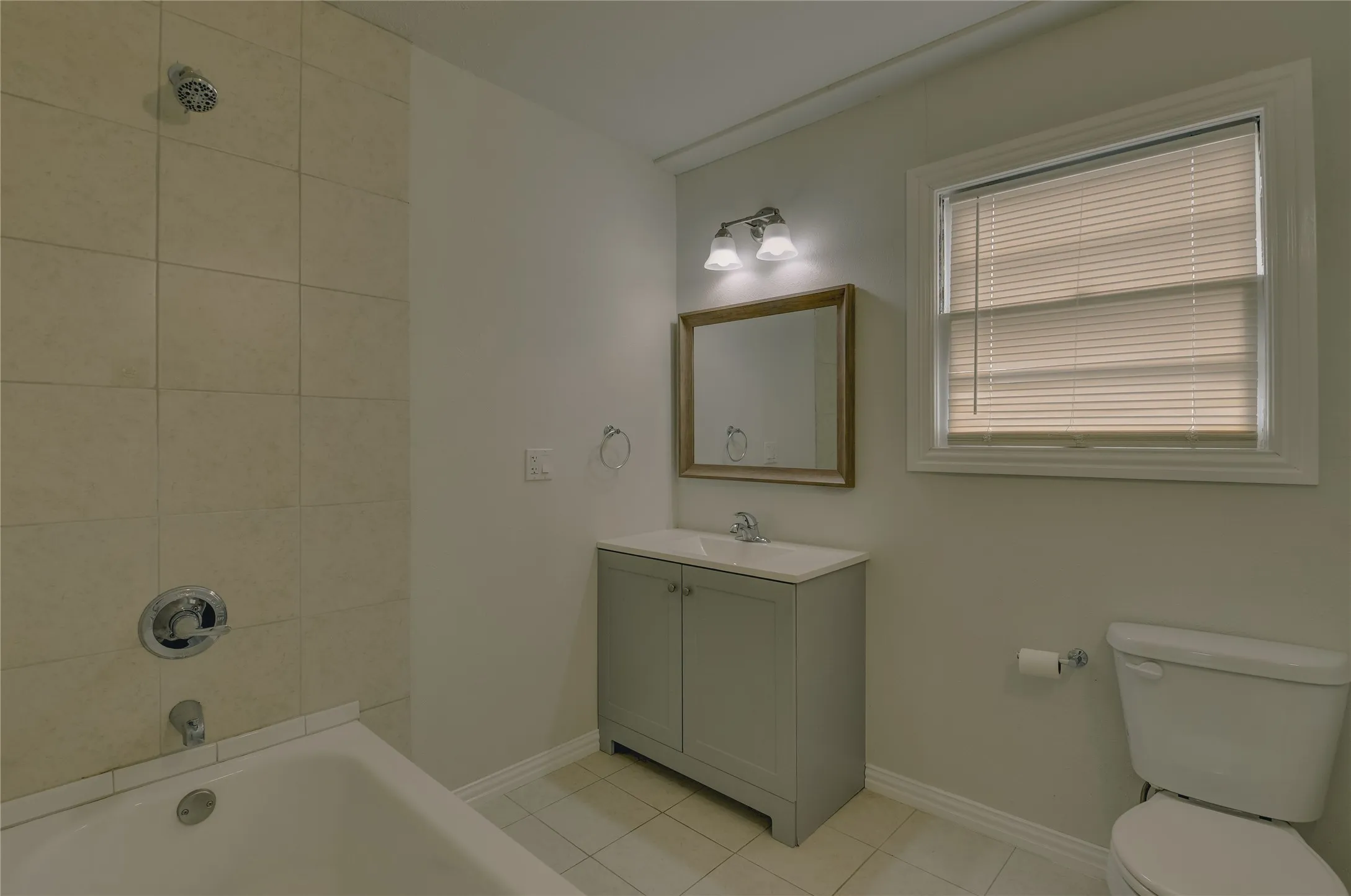 Single Family Residence For Rent in Tarrant County , 1100 Wade Hampton Street, Benbrook, Texas 76126, 2 Bedroom, 2 Bathroom, 1 Garage spaces, 1,560 Sqft, built in 1950, mls#21370144, Real Estate Agent in Benbrook, Homes For Rent in Tarrant county, Homes For Rent in Benbrook, Realtor in Benbrook Texas, Real Estate Brokerage Independent Realty Texas, Luminita Cordes Realtor